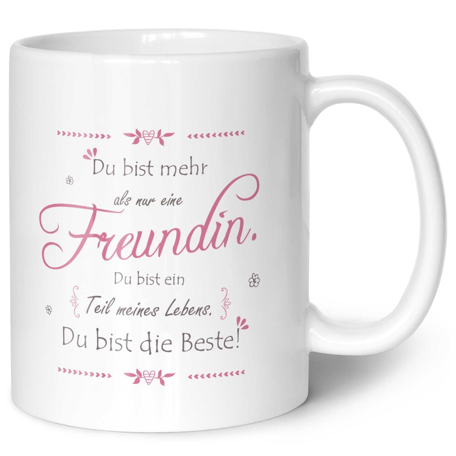 GRAVURZEILE Tasse mit Spruch - Du bist mehr als nur eine Freundin - Herzliches Geschenk, aus Keramik - Spülmaschinenfest, Farbe: Weiß