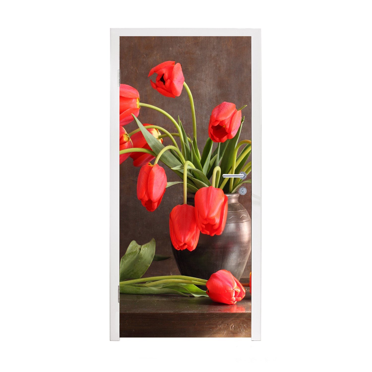 Matt, Tulpen 75x205 bedruckt, St), Türaufkleber, MuchoWow Strauß Hintergrund, Fototapete roter cm für Tür, Türtapete vor dunklen einem Ein (1