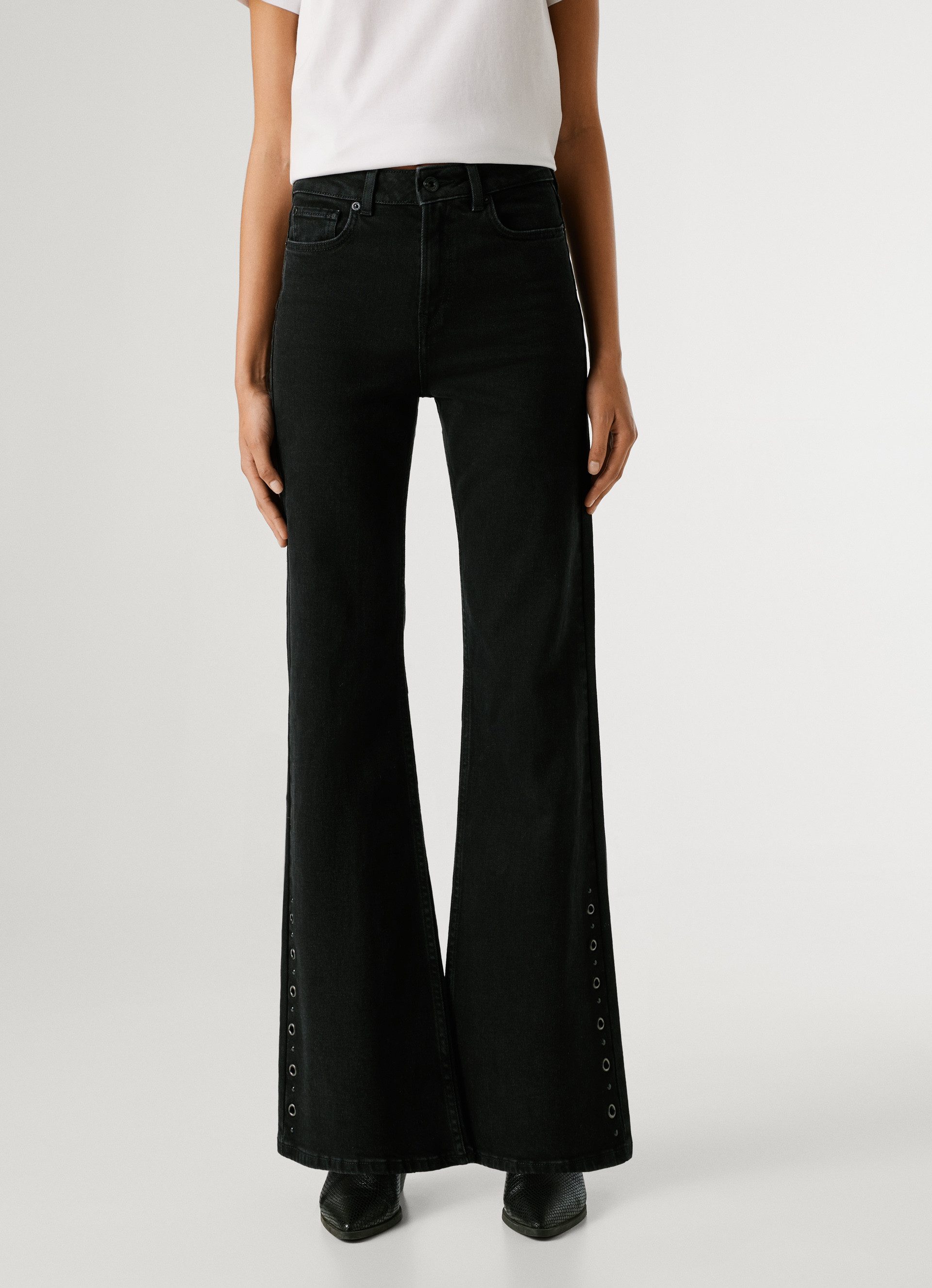 Pepe Jeans High-waist-Jeans WILLA BLK Flare Leg, mit dekorativen Nieten