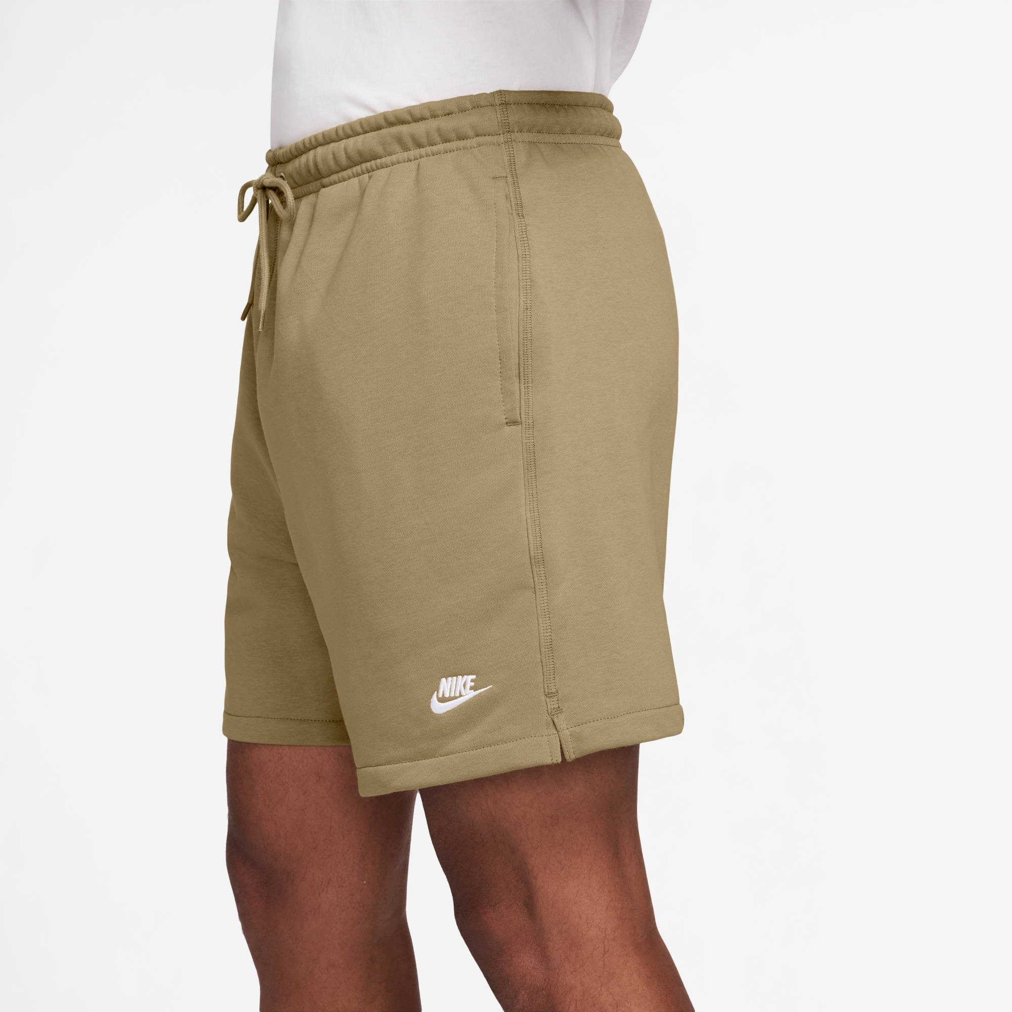 Nike Sportswear Shorts Nike Club Men's French Terry Flow Shorts mit Eingrifftaschen und Gesäßtasche, aus Baumwollmischung
