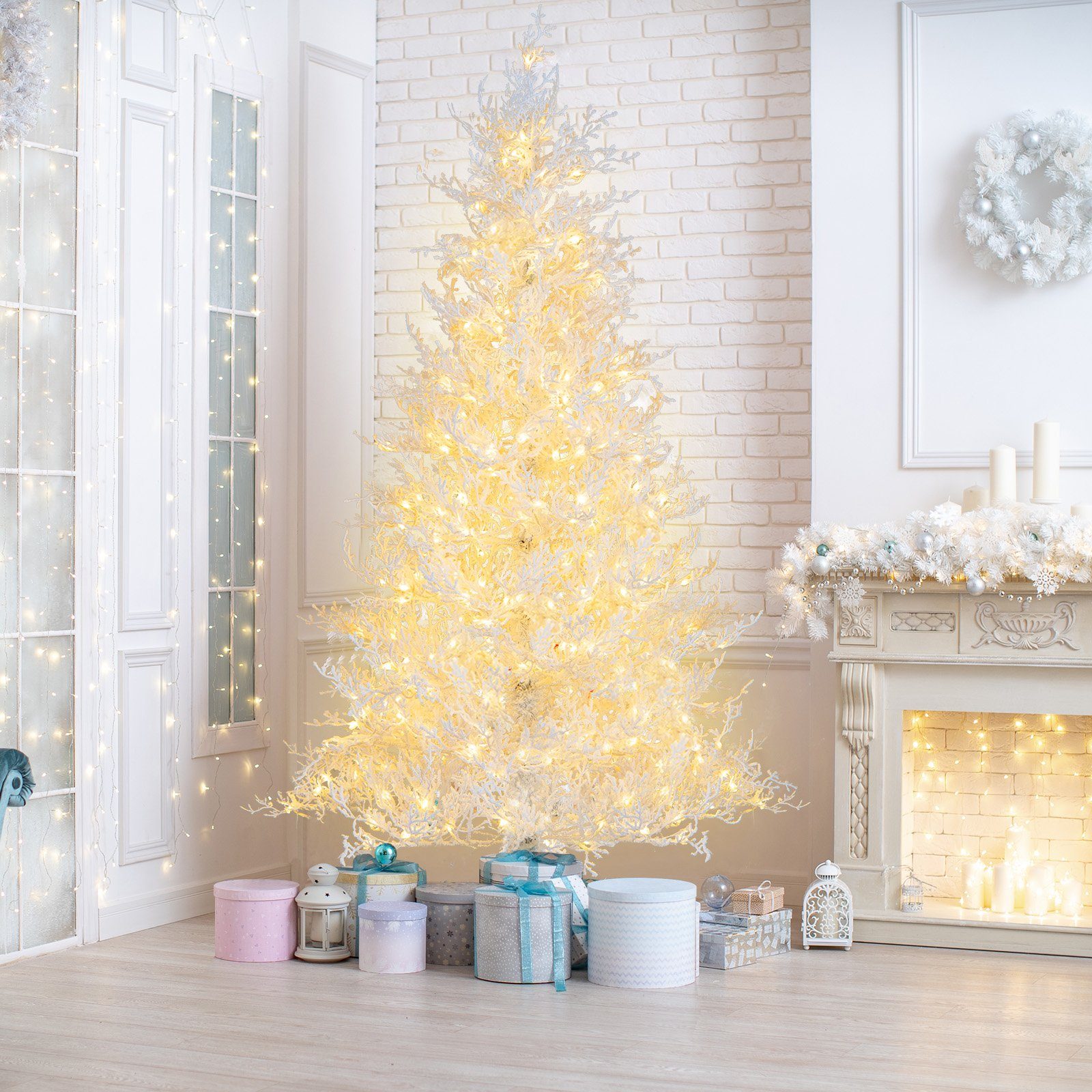 300 180cm 11 Weihnachtsbaum, Lichtmodi LEDs, Künstlicher COSTWAY Schnee, mit