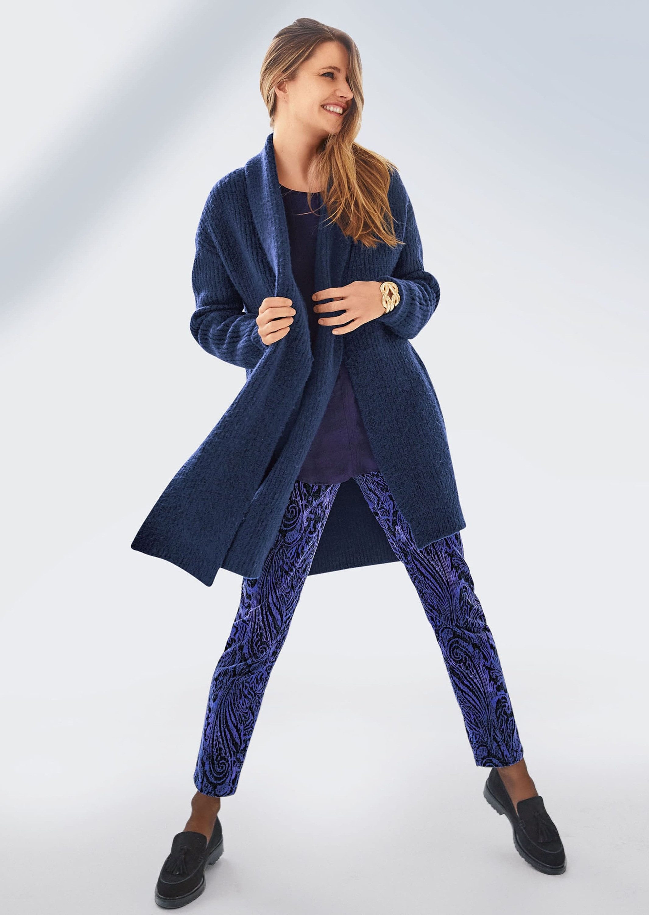 MADELEINE Stoffhose Schlanke Hose mit Paisley-Print, Stretch Detailverliebtes Muster, V-Passe hinten, Reißverschluss