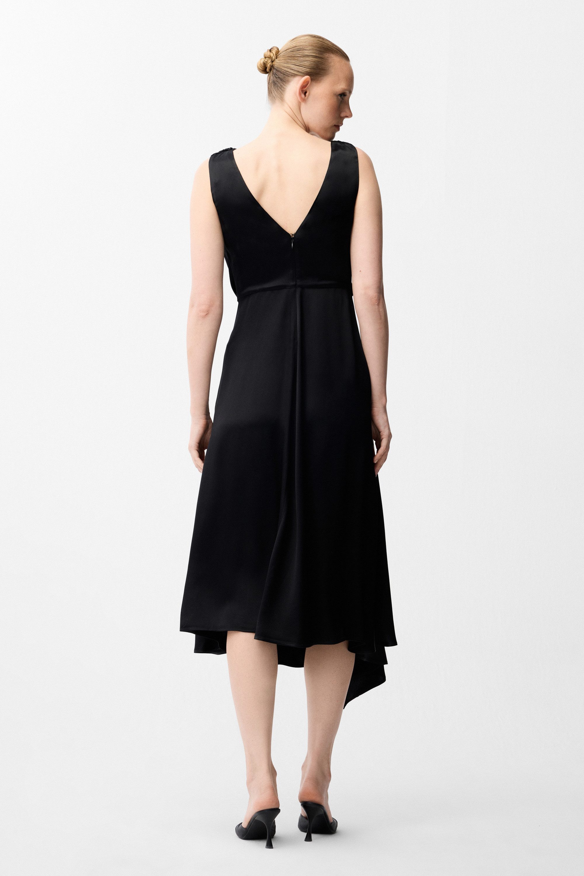 adL Cocktailkleid Ärmelloses Satin-Midikleid mit drapiertem Ausschnitt