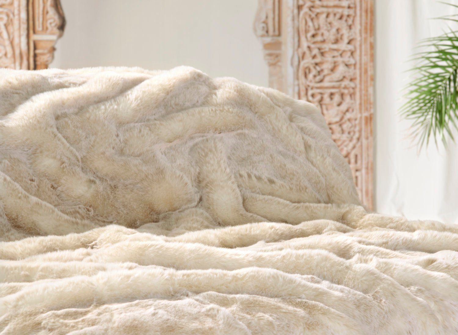 Wohndecke Felldecke (Kunstfell) "Polarwolf"- Premium superfein, Wohnen und günstig online kaufen