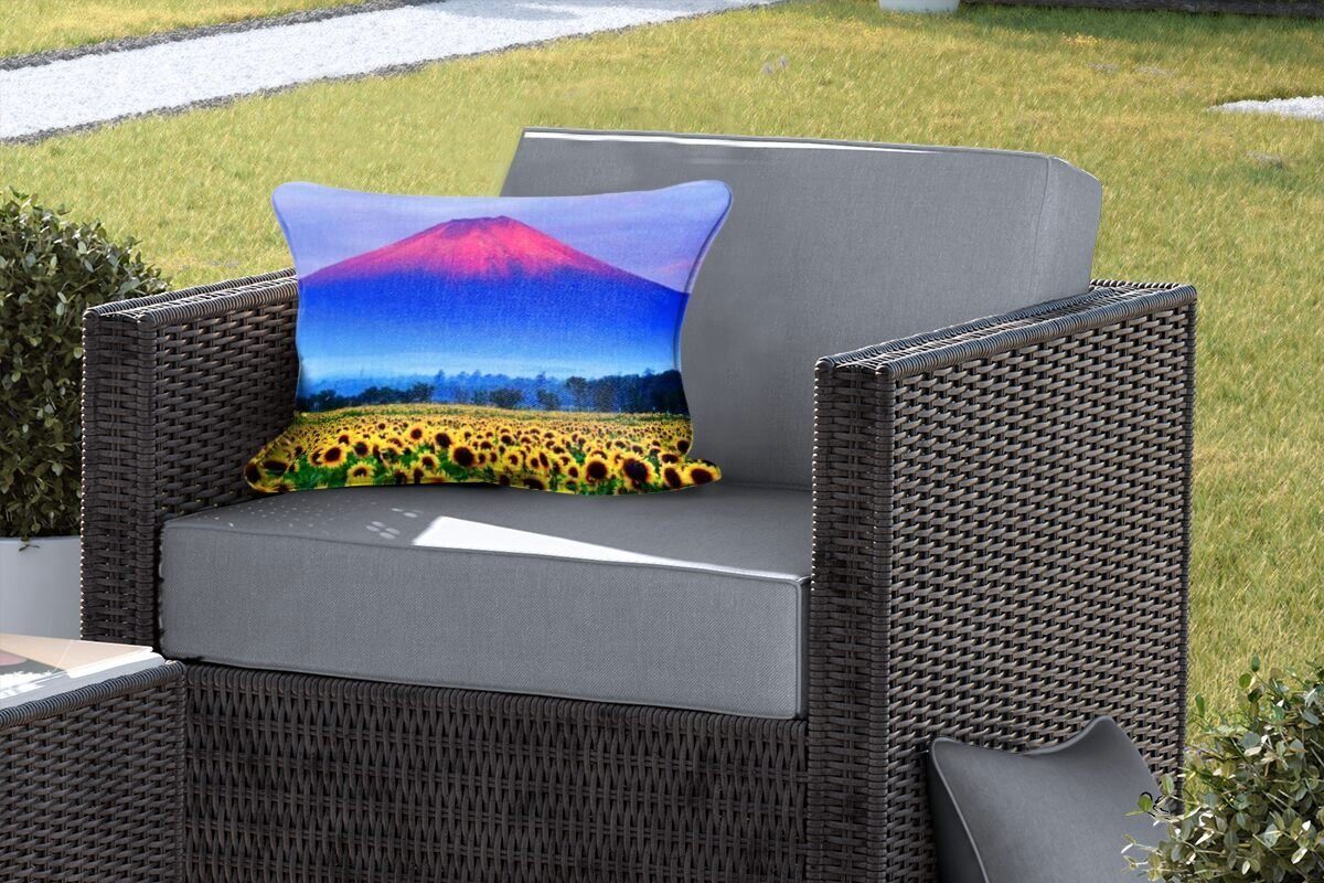 Sonnenblumen Der Polyester, mit Outdoor-Dekorationskissen, im MuchoWow Kissenhülle Vordergrund, Dekokissen in Fuji farbenfrohe Dekokissenbezug, Asien