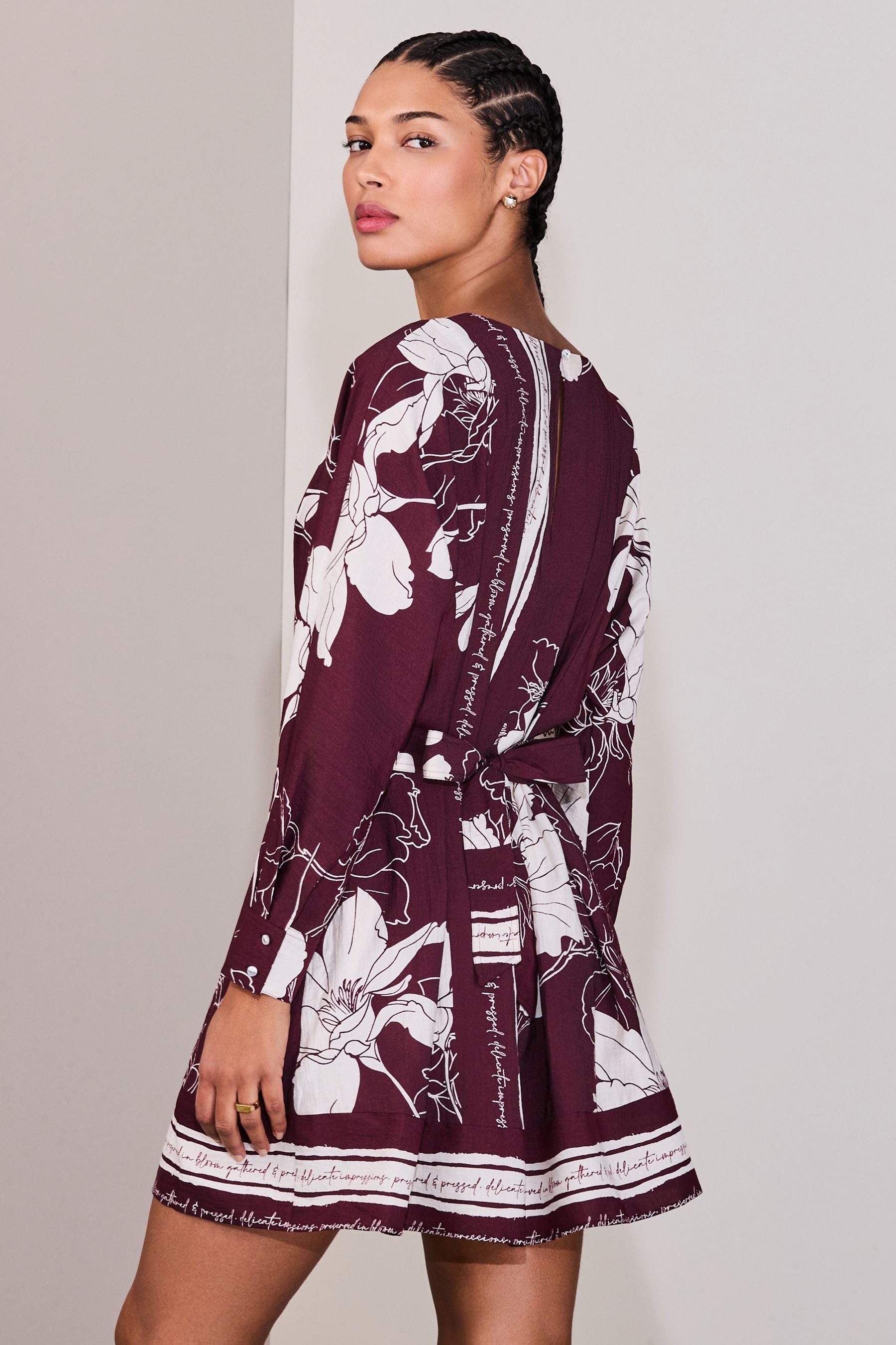 Next Minikleid Langärmeliges, tailliertes Minikleid (1-tlg)