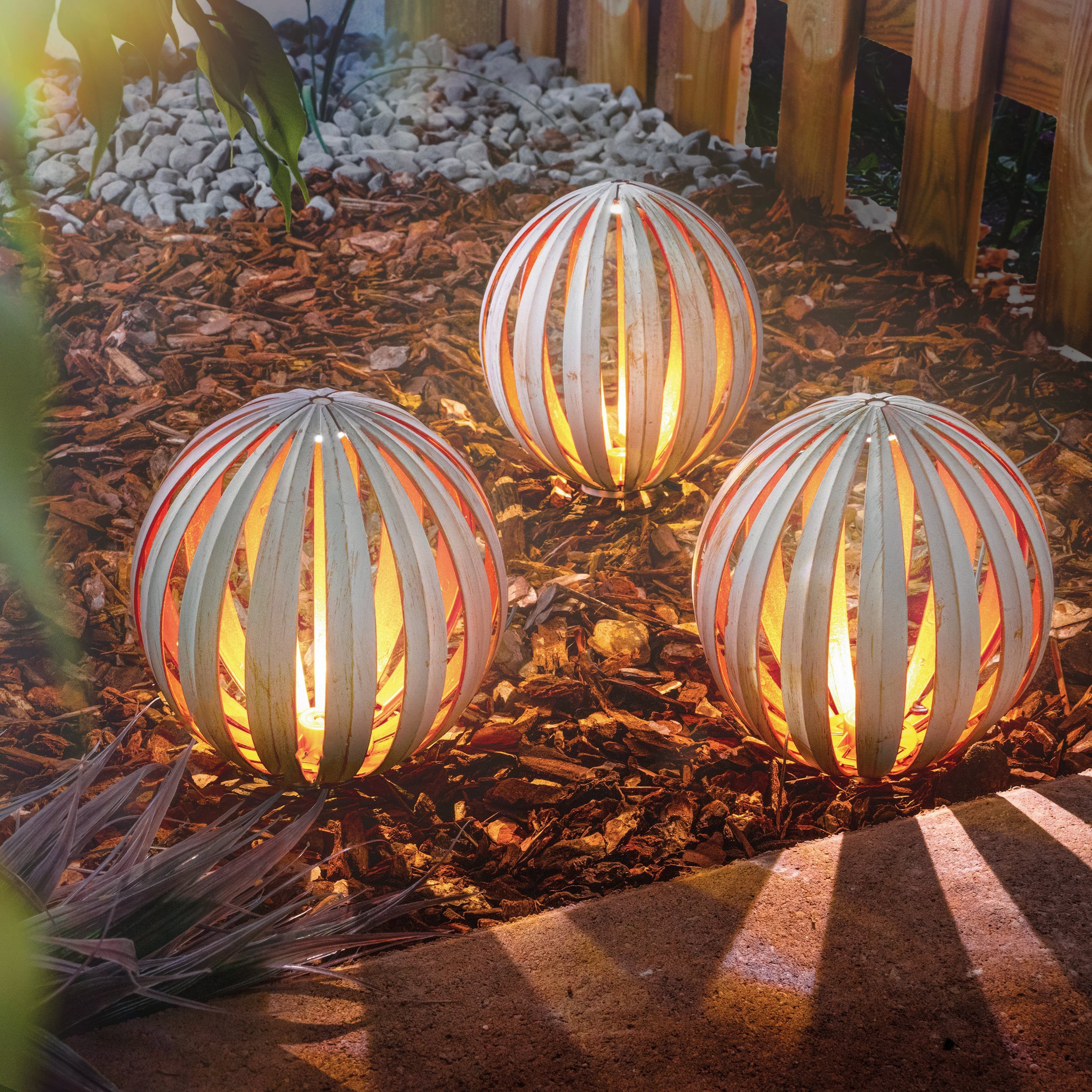 esotec LED Gartenleuchte Solar Leuchtkugeln Korsika 3er Set D=15cm altweiß Gartendeko 103026, LED fest integriert