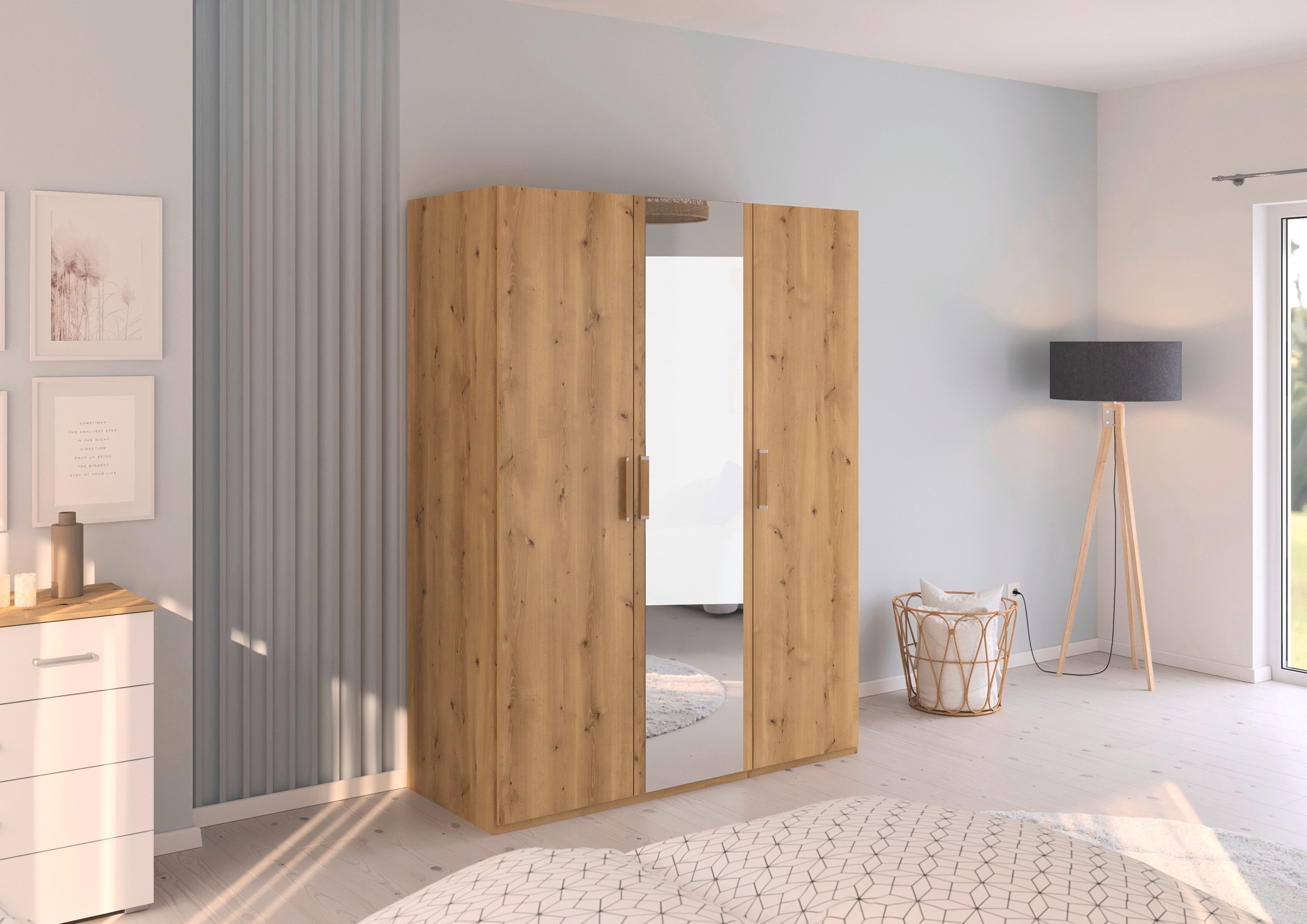rauch Drehtürenschrank Kleiderschrank Schrank Garderobe Schlafzimmerschrank EVELYN (in 2 Höhen 197 oder 210 cm erhältlich, inkl. SOFT-CLOSE-FUNKTION) in elegantem Stil, viel Stauraum 3 Breiten und 2 Höhen MADE IN GERMANY
