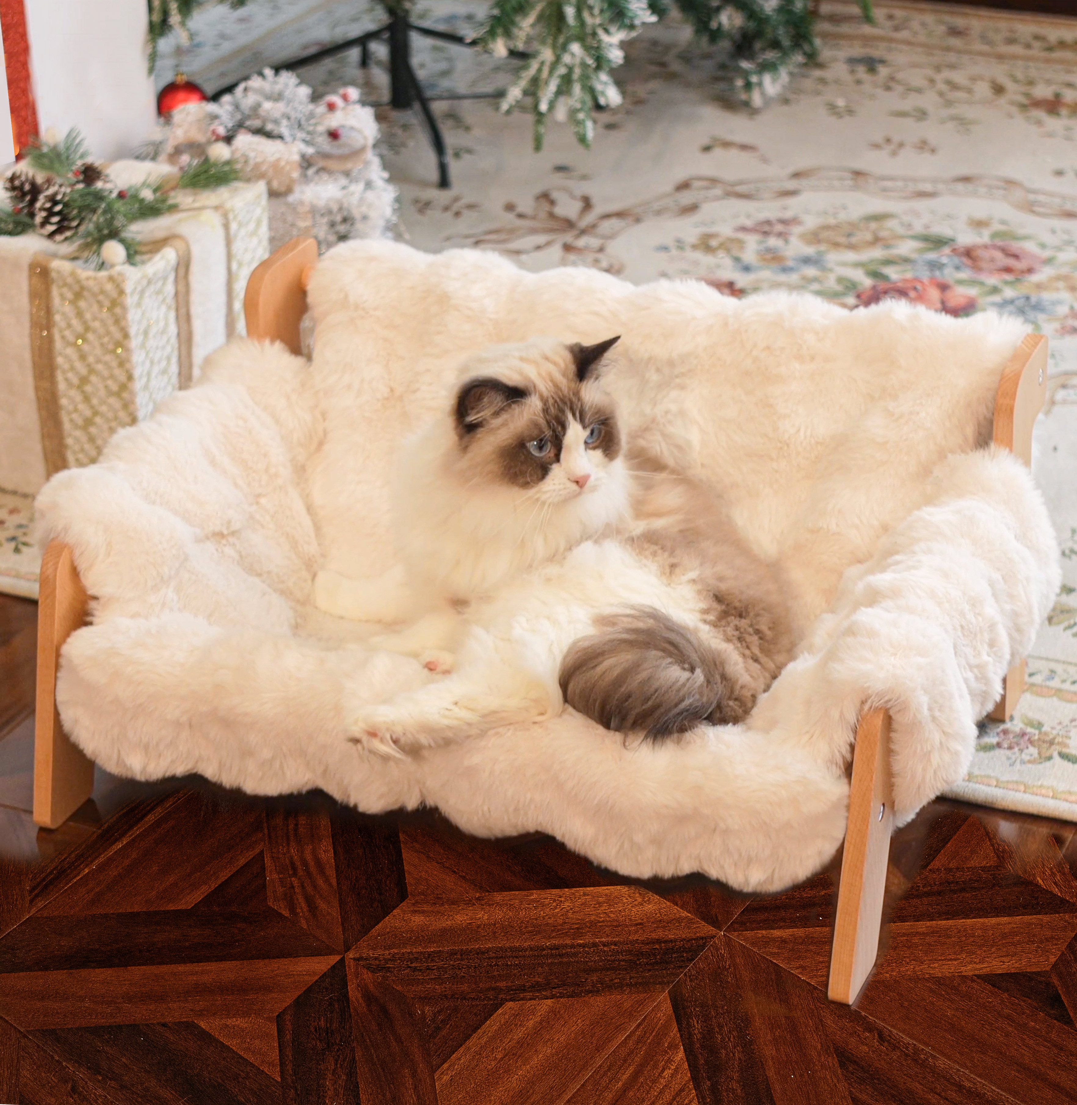 CheerPals Tierbett Erhöhtes Design aus stabilem Buchenholz für optimalen Liegekomfort, Polyesterfaser