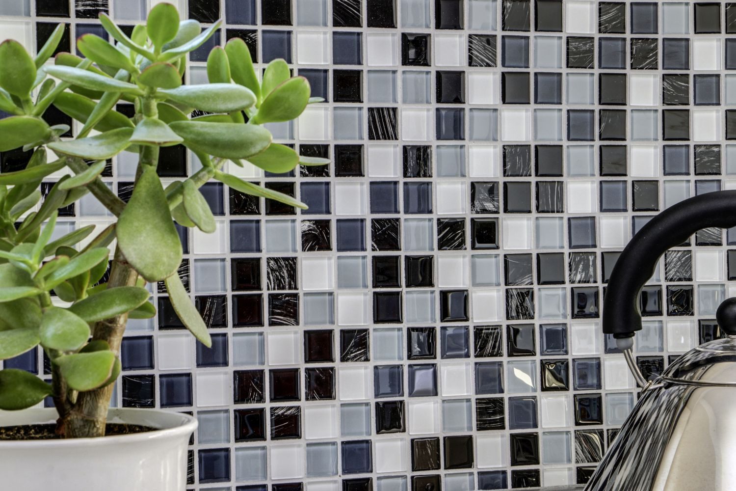 Mosani Mosaikfliesen 10 St. selbst­kle­bende Glasmosaik Wandfliesen schwarz weiss grau, Set, 10-teilig 0,9m², Spritzwasserbereich geeignet, Küchenrückwand Spritzschutz
