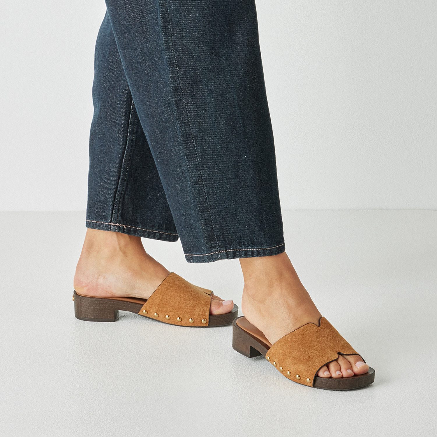 Tamaris Pantolette Blockabsatz, Sommerschuh, Schlüpfschuh mit aufgesetzten Nieten