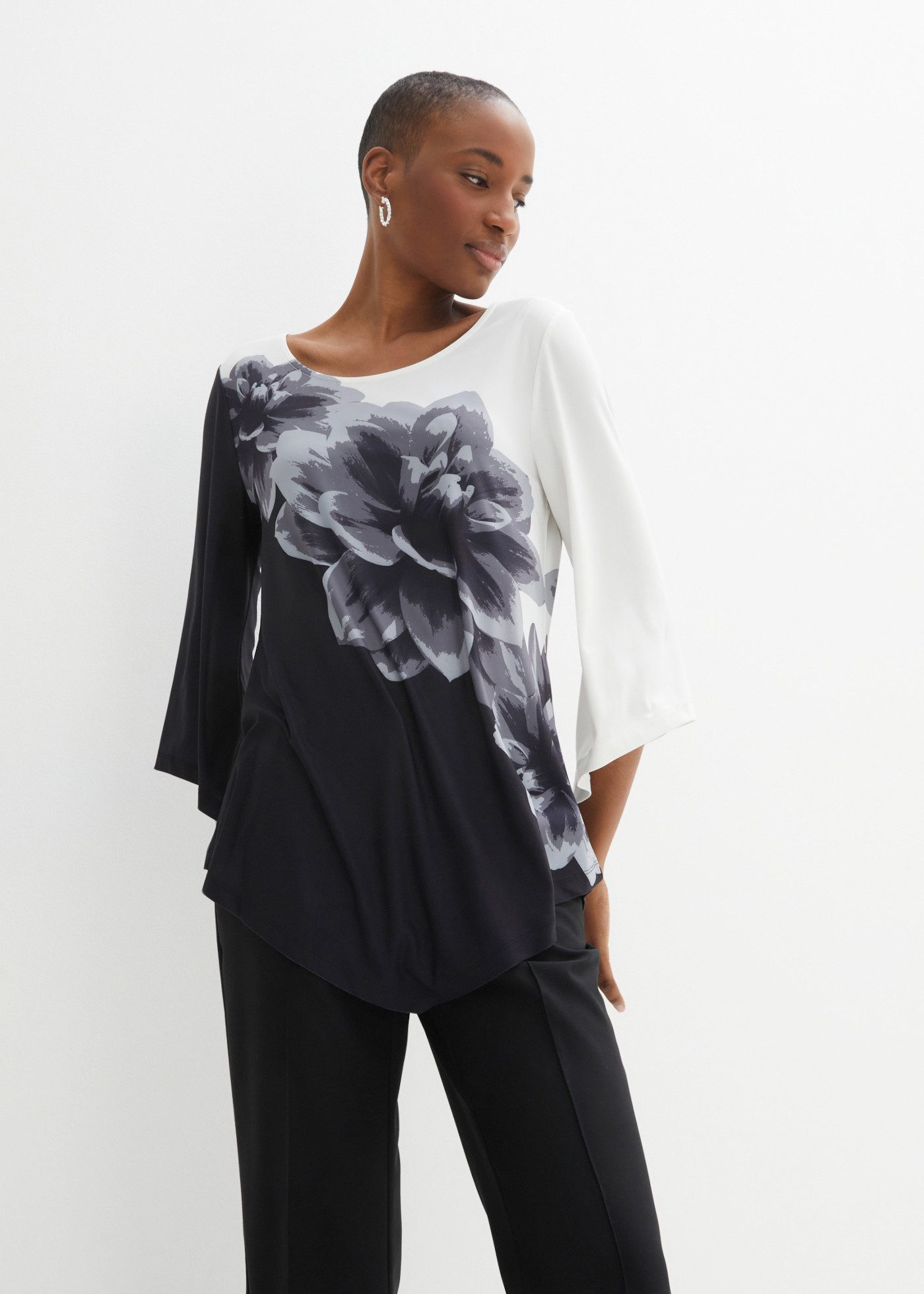 bonprix Tunikashirt loose fit, 3/4-Ärmel, mit spitz zulaufendem Saum, pflegeleicht