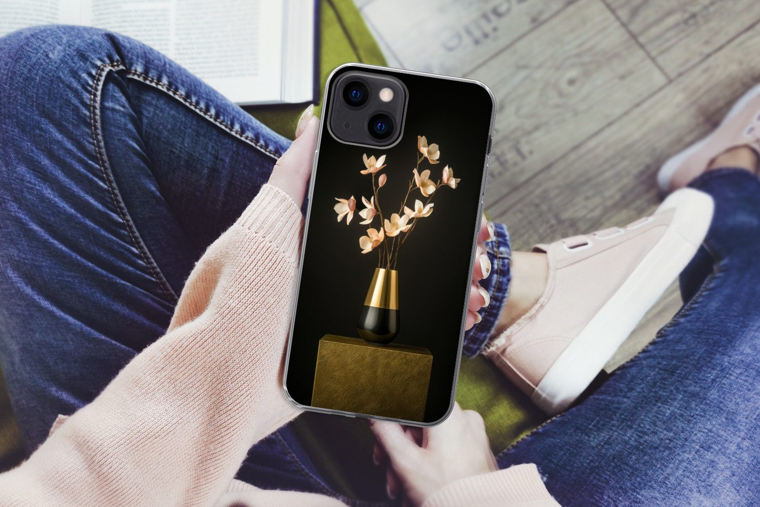 MuchoWow Handyhülle für Apple iPhone 13 Verschnörkelt - Blumenstrauß - Gold - Vase, Smartphone-Bumper, Print, Handy Schutzhülle Dünn