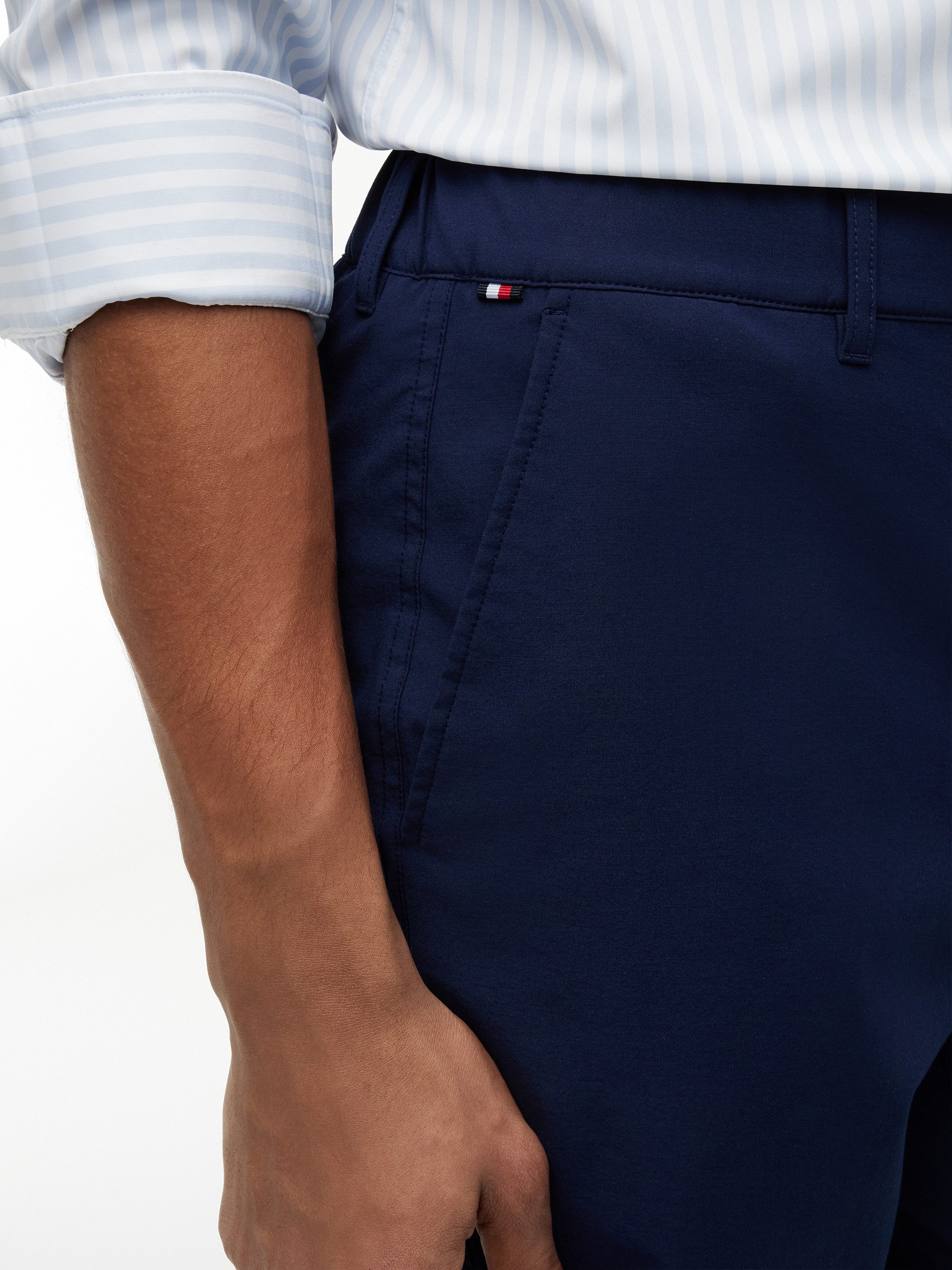 Tommy Hilfiger Chinoshorts DOVER mit Flag-Stickerei