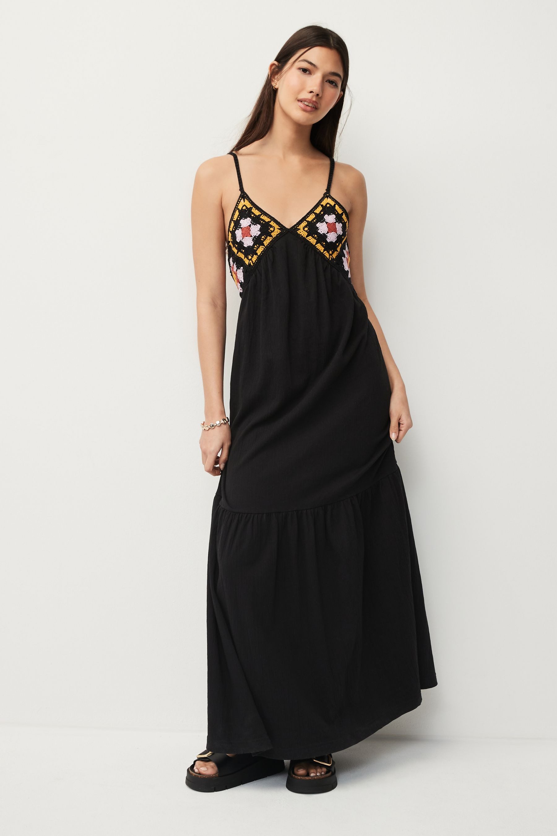 Next Maxikleid Maxikleid mit Häkeldetail (1-tlg)