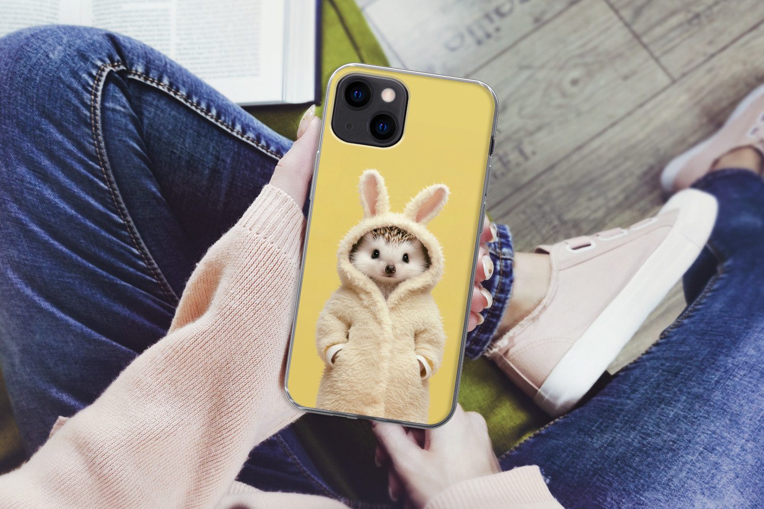 MuchoWow Handyhülle für Apple iPhone 13 Igel - Osterhase - Kostüm, Smartphone-Bumper, Print, Handy Schutzhülle Dünn