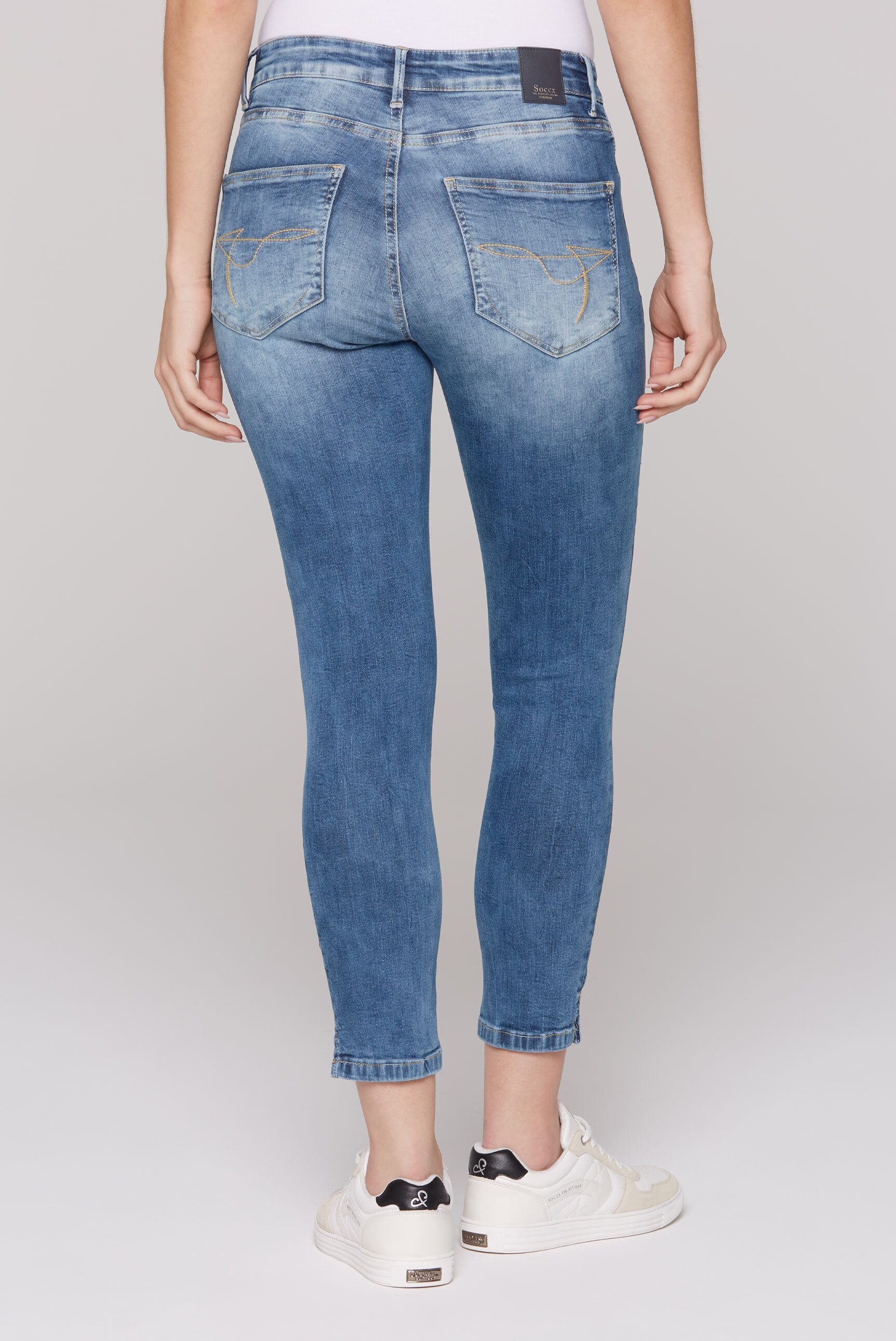 SOCCX Slim-fit-Jeans mit Schlitz am Saum – Bild 5 von 5