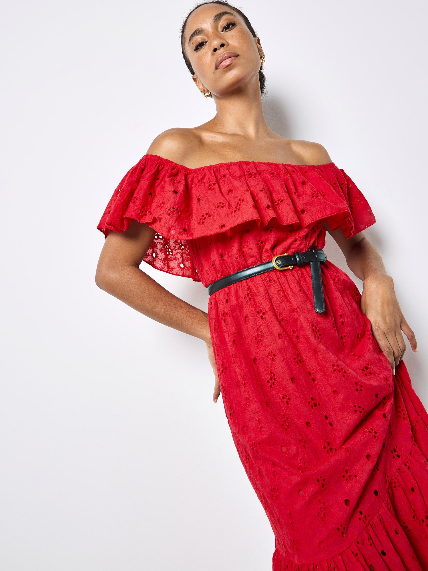 Apricot Maxikleid Broderie-Maxi-Kleid mit Bardotausschnitt