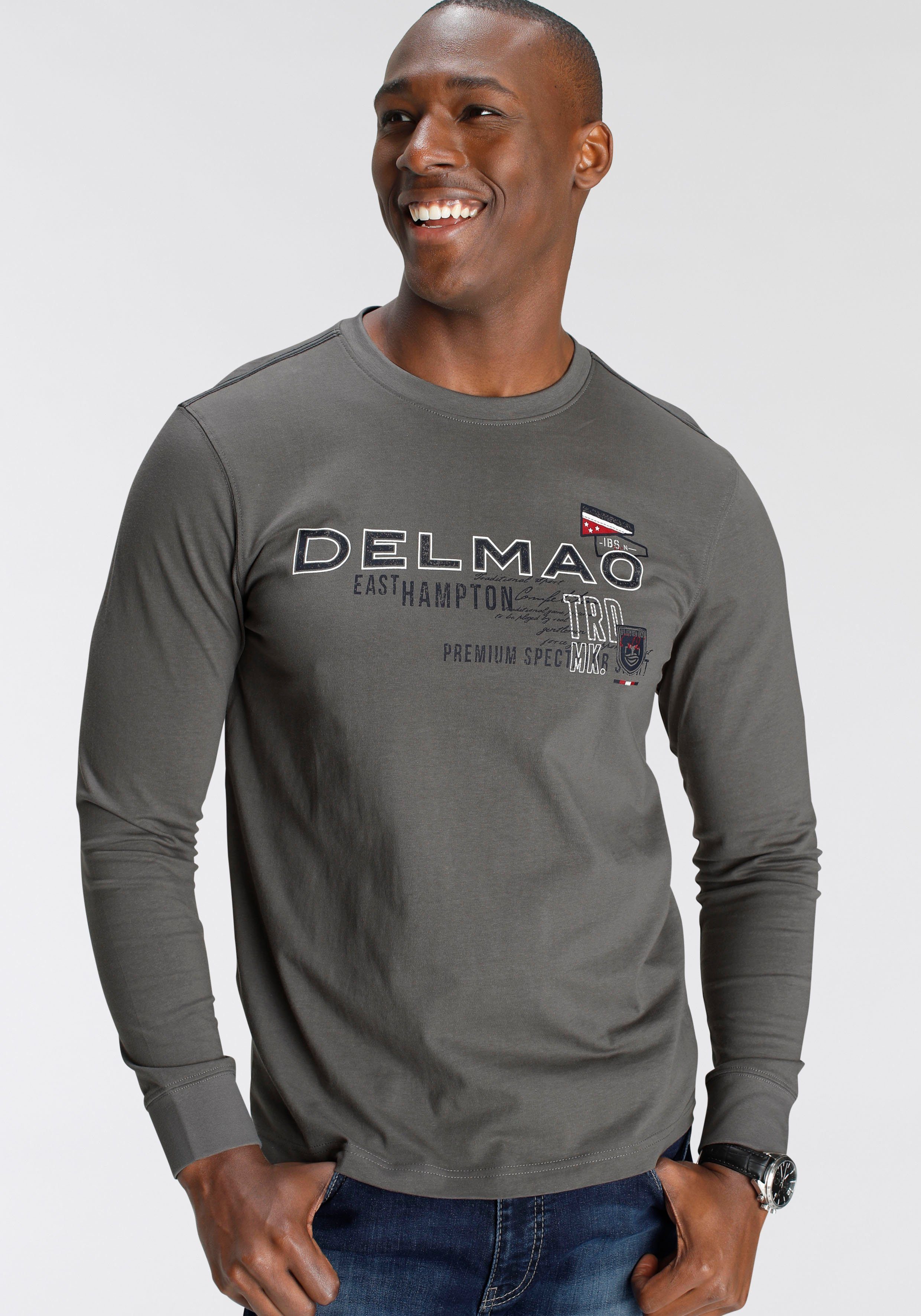 DELMAO Langarmshirt schmale Passform, bedruckt, Rundhalsausschnitt, günstig online kaufen