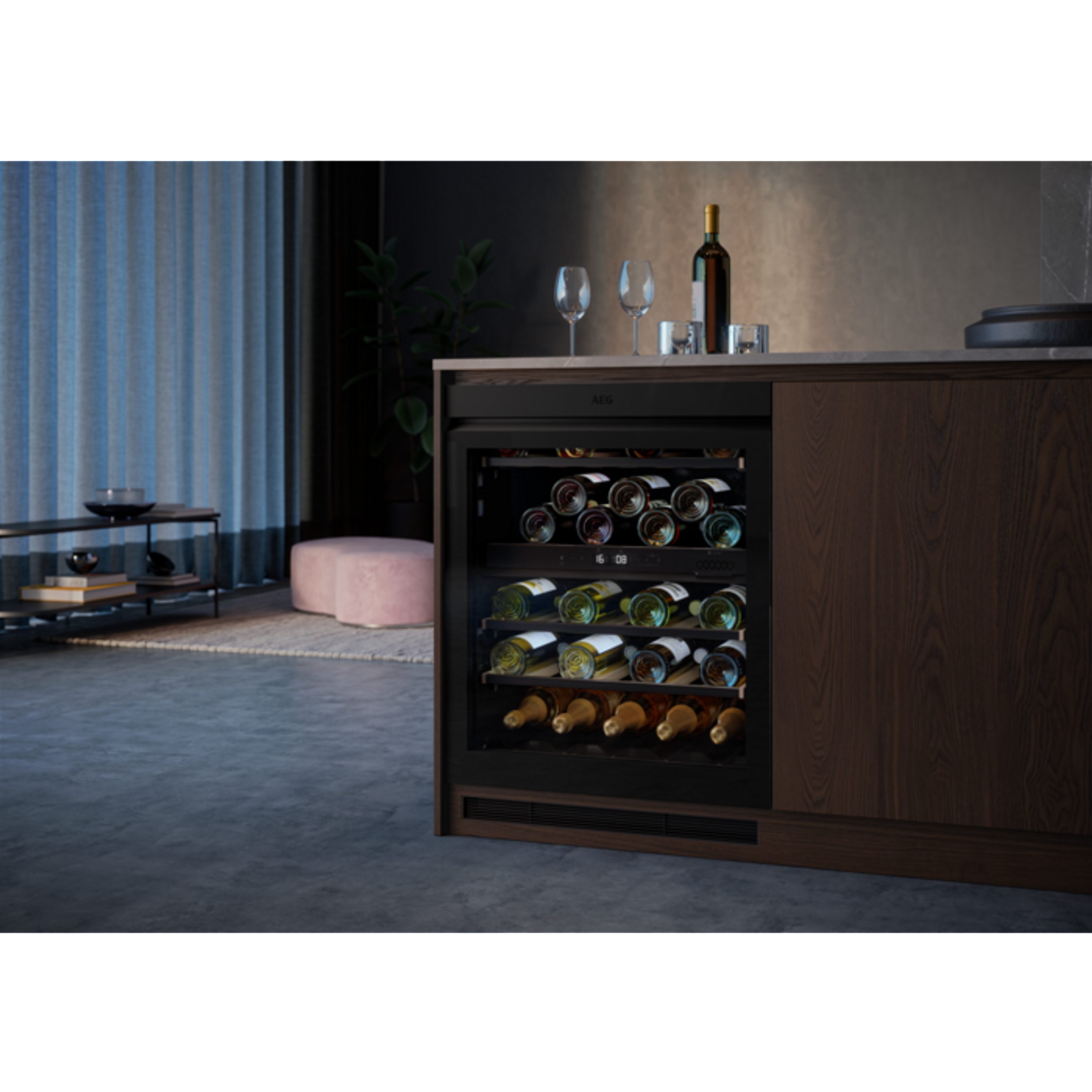 AEG 40 0,75l,LCD-Display, Weinlagerung Einbauweinkühlschrank Standardflaschen AWUD040B8B, á für