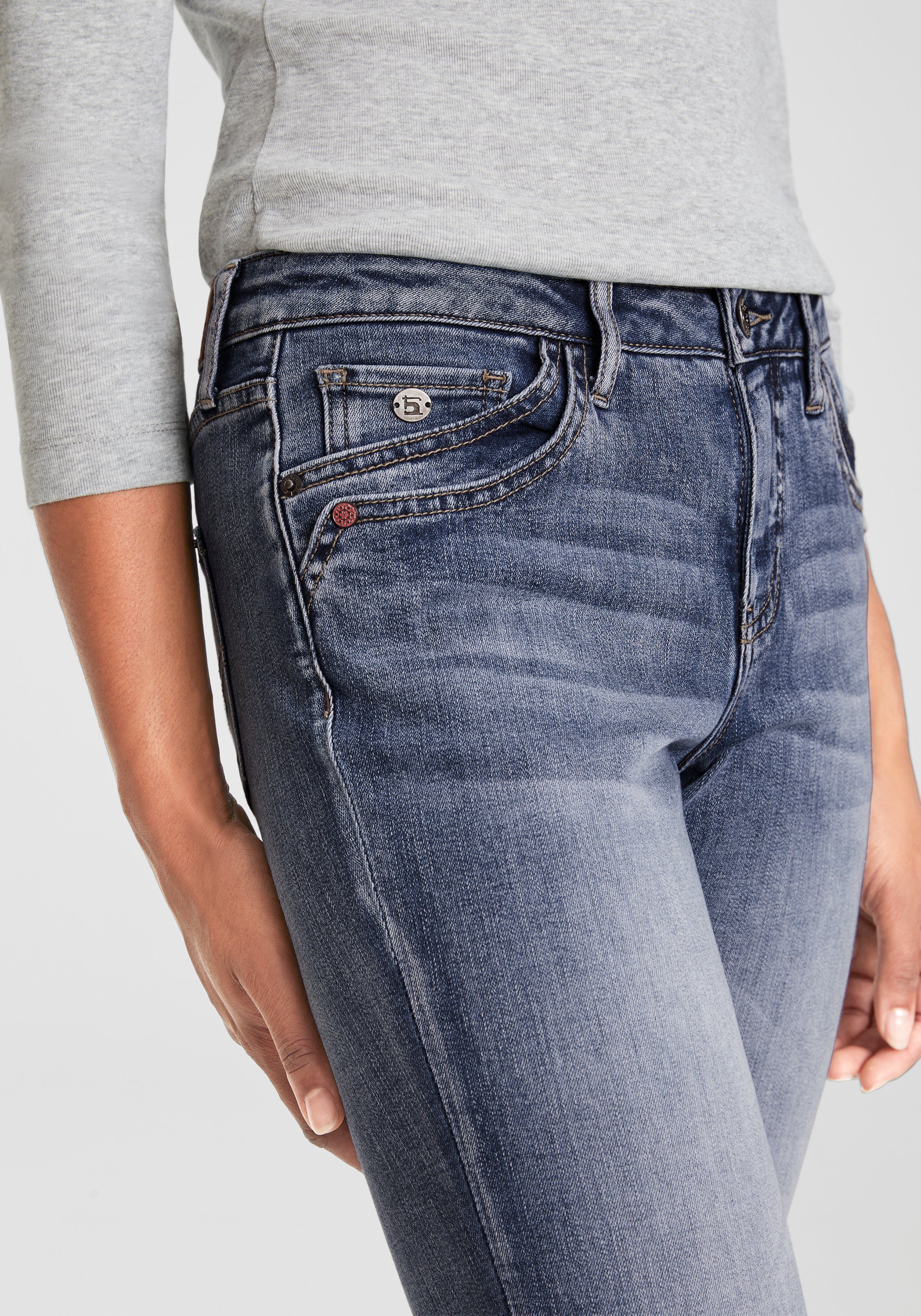 H.I.S 5-Pocket-Jeans ariaMS normale Leibhöhe, Röhrenjeans, mit Used-Waschung, 5-Pocket-Style
