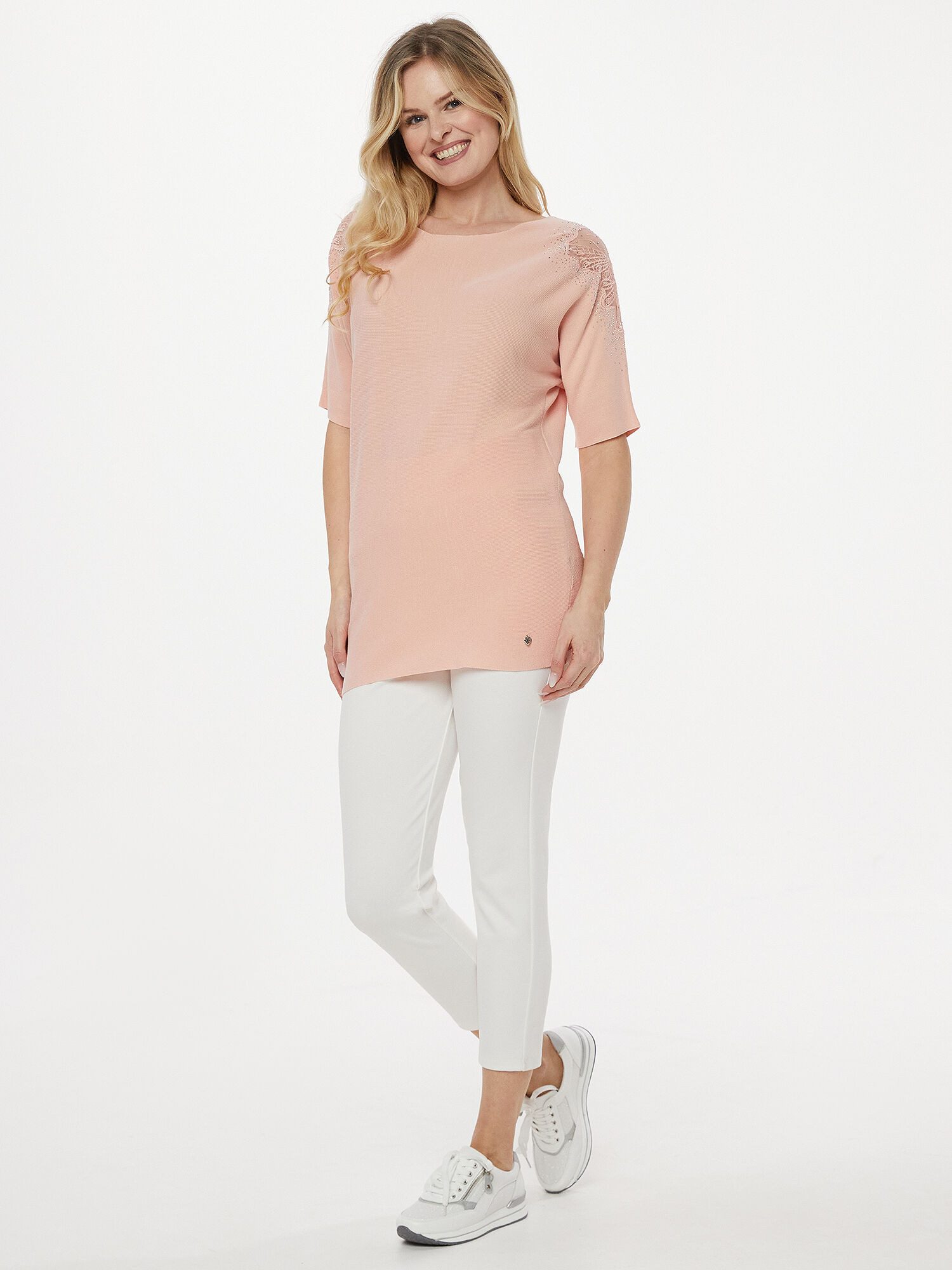 Christian Materne Longpullover Kurzarmpullover Figurumspielend mit edlem Stickerei Motiv