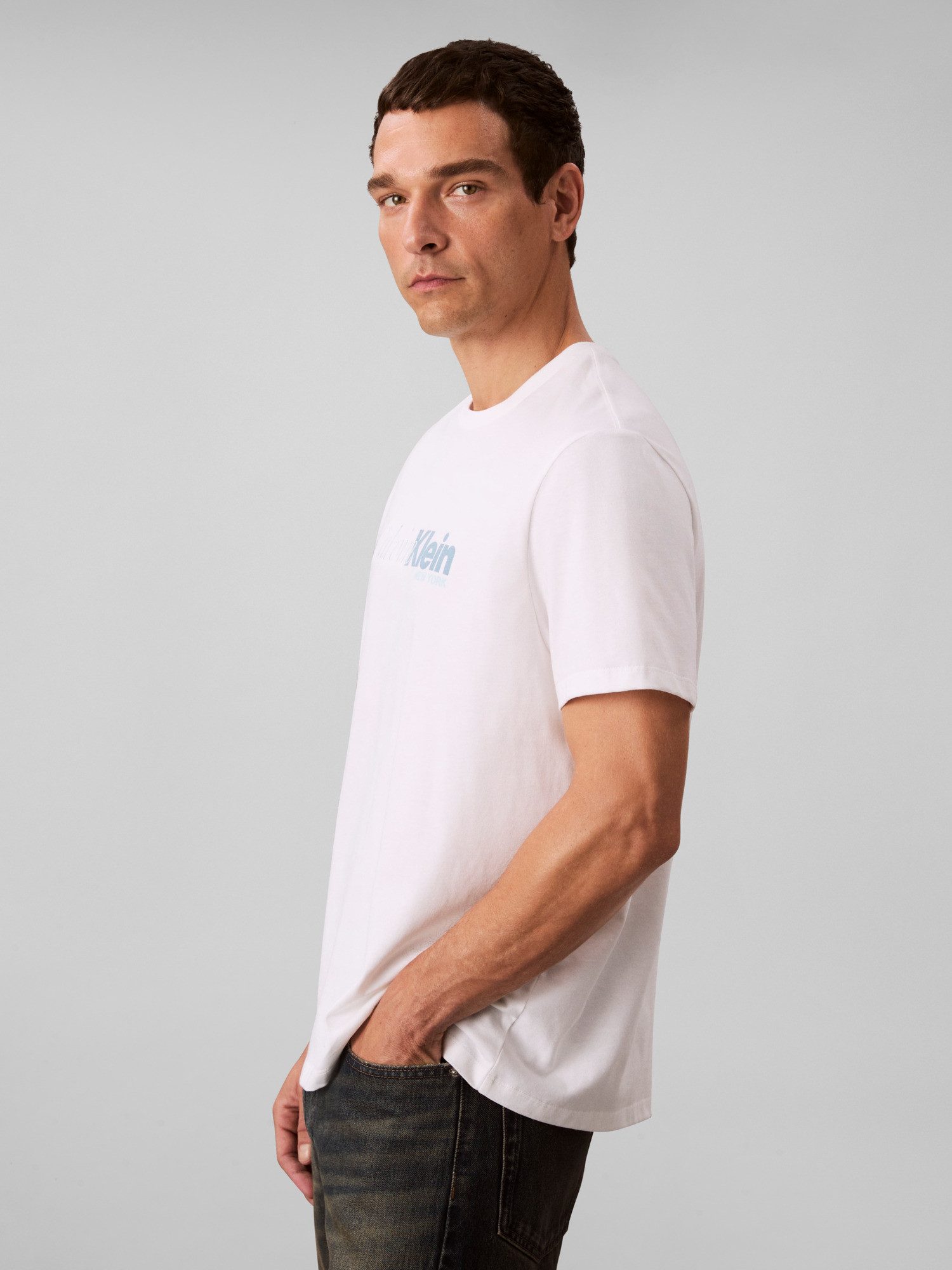 Calvin Klein Jeans T-Shirt SS 20S EU CALVIN CURSIVE GRAPHIC Mit Rundhalsausschnitt, regular fit – Bild 2 von 5