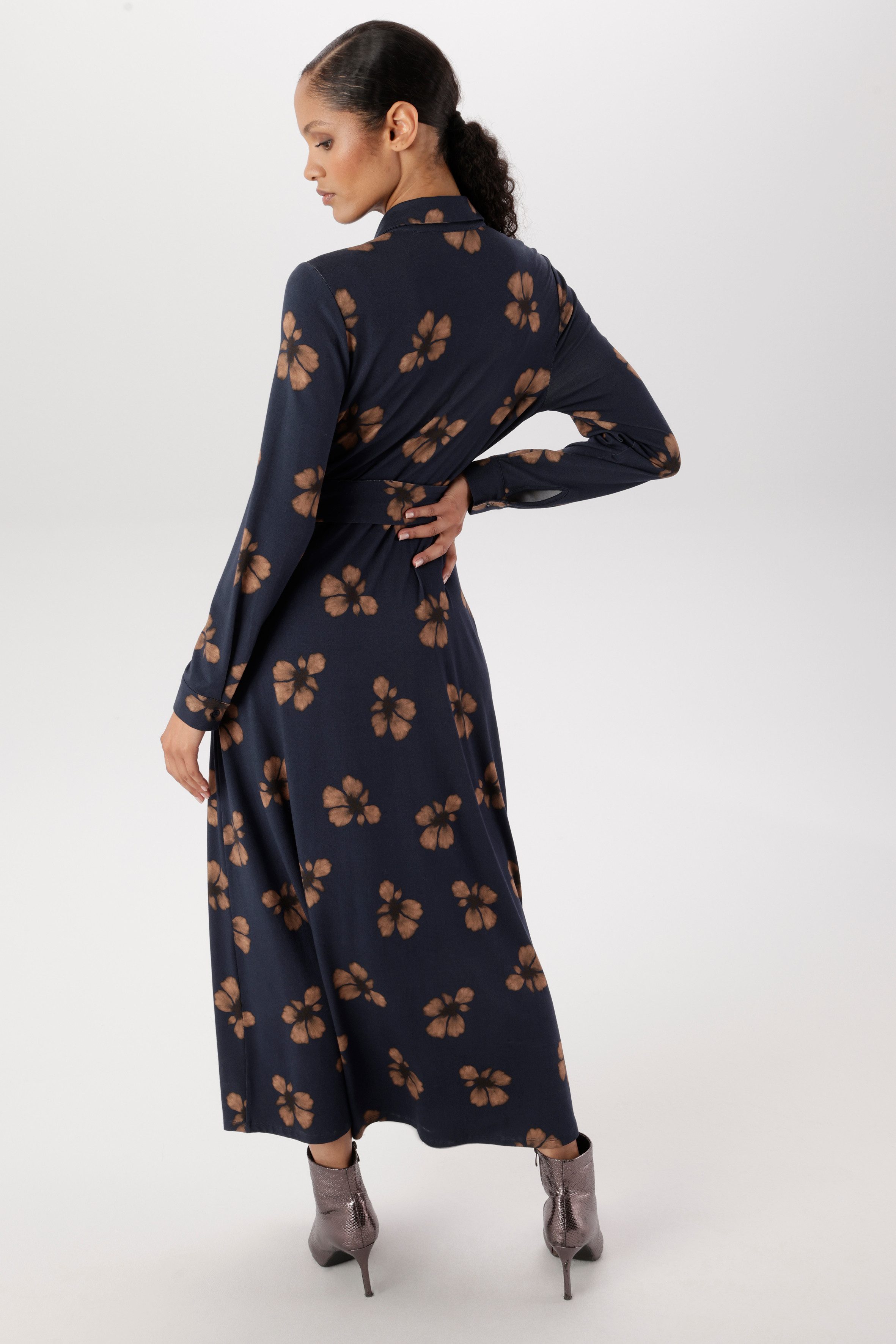 Aniston SELECTED Midikleid mit Blumenblüten-Print und abnehmbaren Bindeband - NEUE KOLLEKTION
