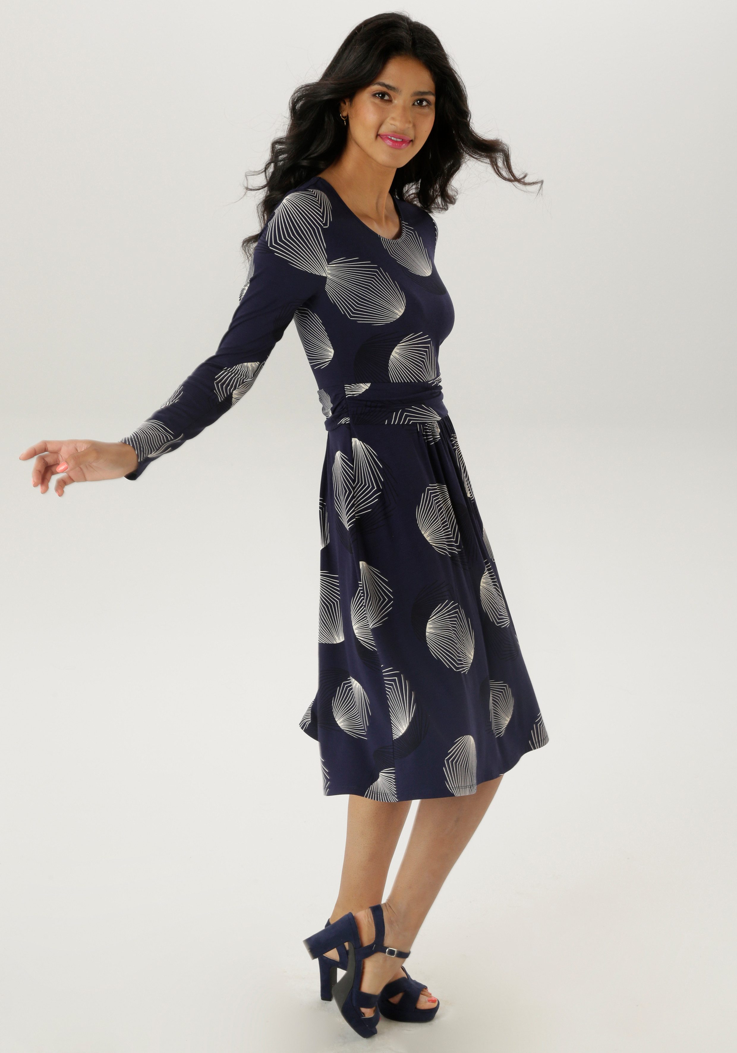 Aniston SELECTED Jerseykleid, mit figurbetonenden Raffungen in der Taille günstig online kaufen