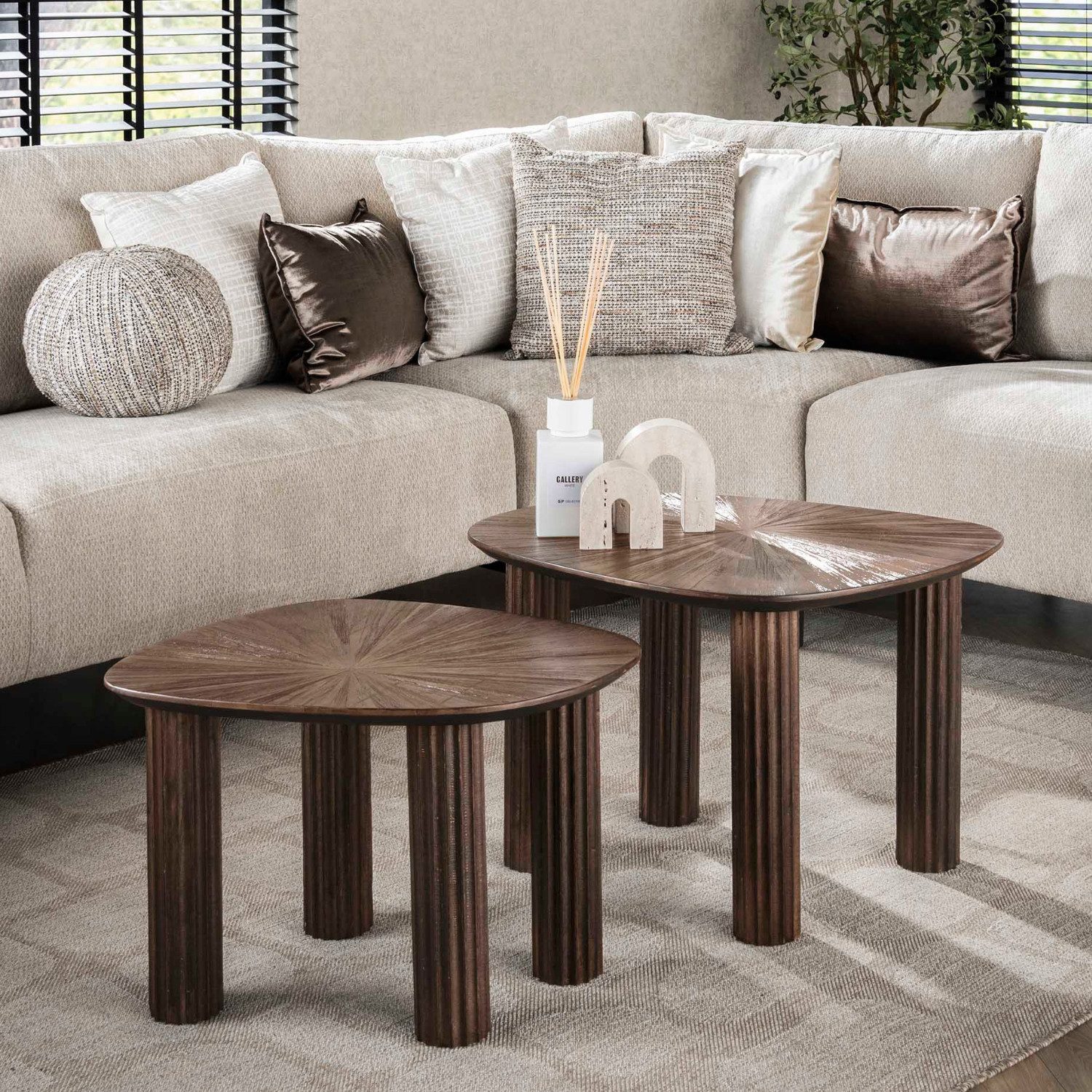 alesvelt Couchtisch Couchtisch-Set MAYA 2-teiliges Teakholz-Set mit Rillen-Design (2er Set), 2er Set, Teakholz