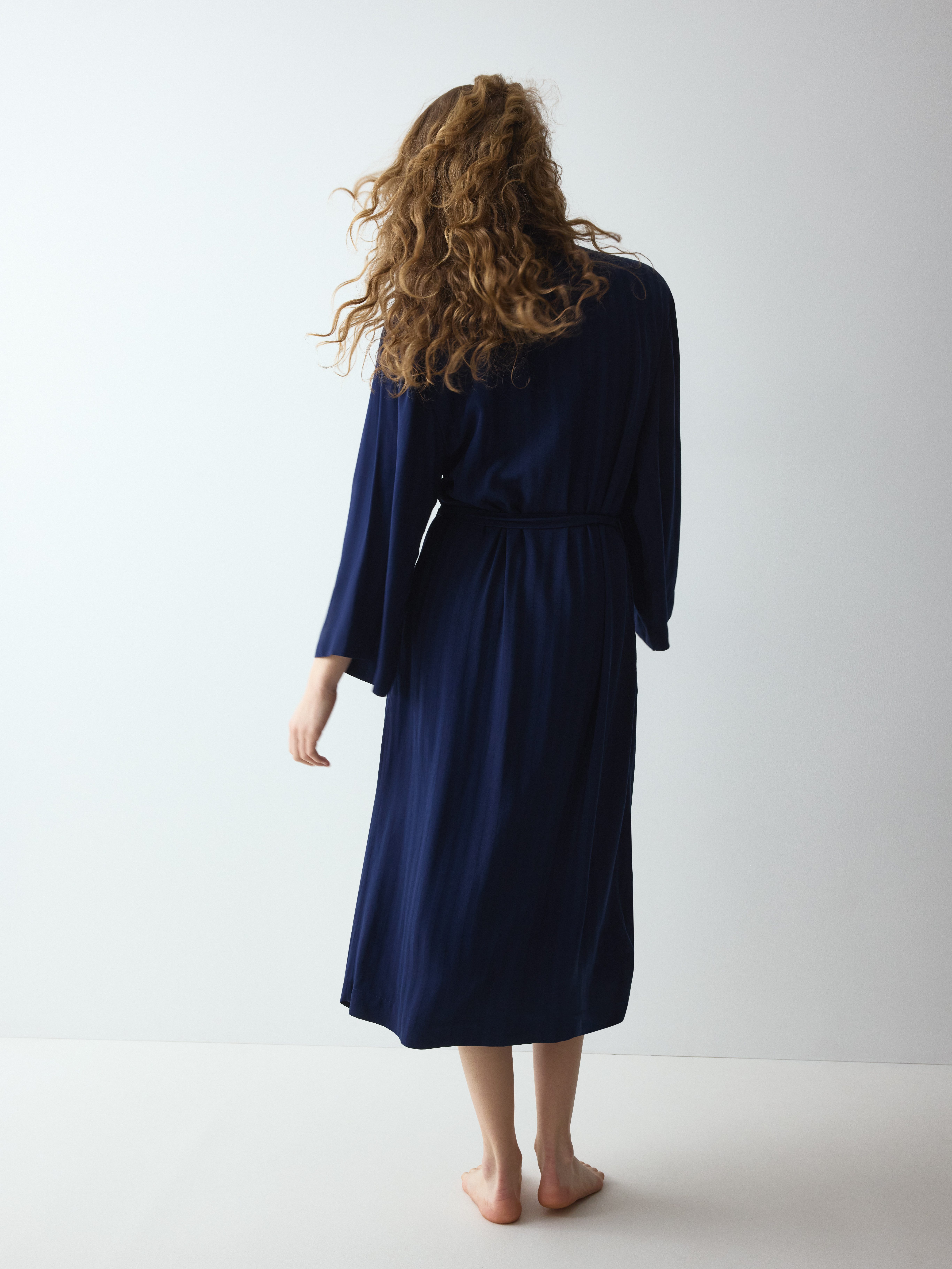 Triumph Morgenmantel Amourette Jacquard Long Robe, elegant und weich