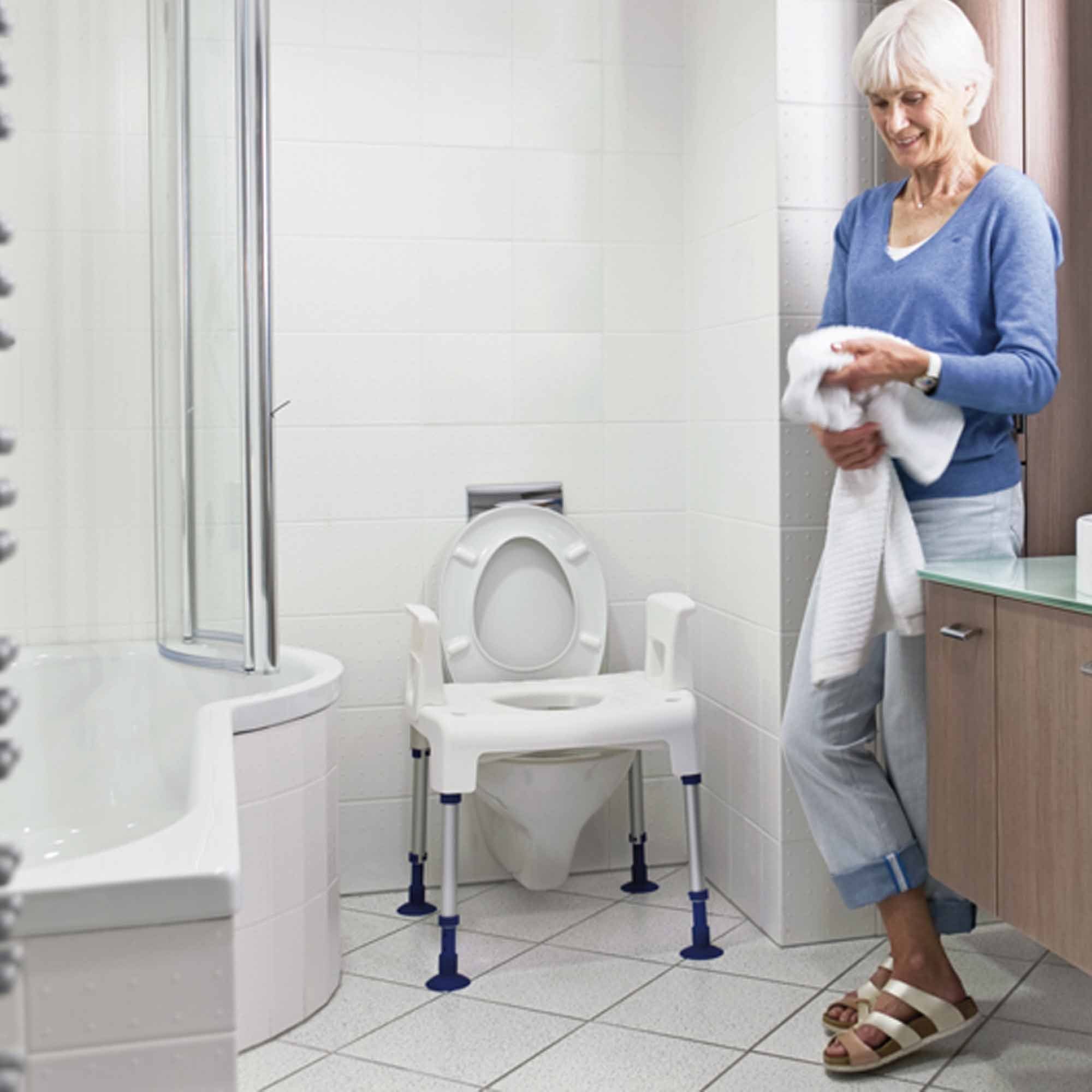 Invacare Toiletten-Rollstuhl Aquatec Pico 3 in 1