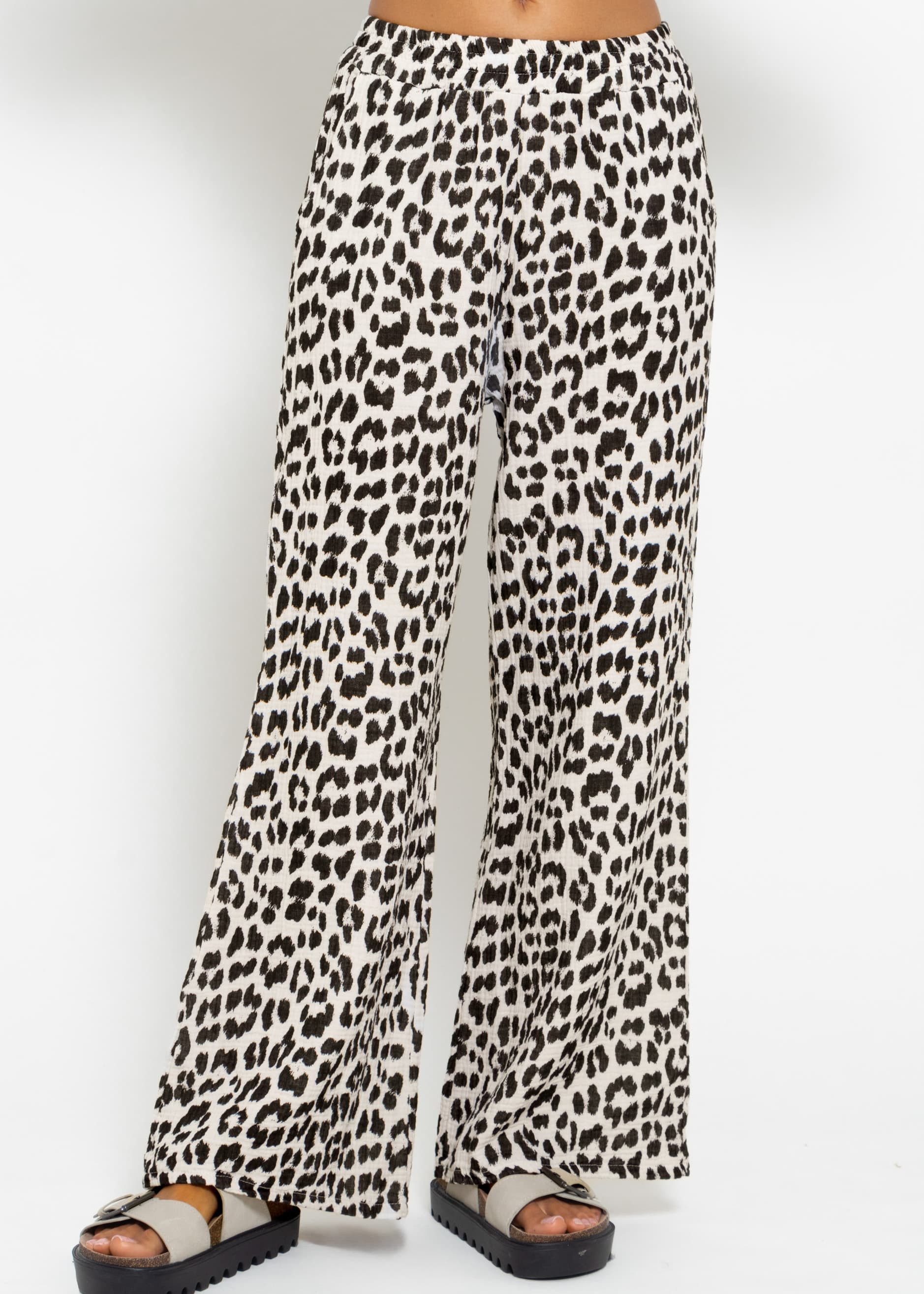 SASSYCLASSY Stoffhose Musselin Pants mit Leo Print 100 % Baumwolle, atmungsaktiv und elastischen Bund, sehr leicht