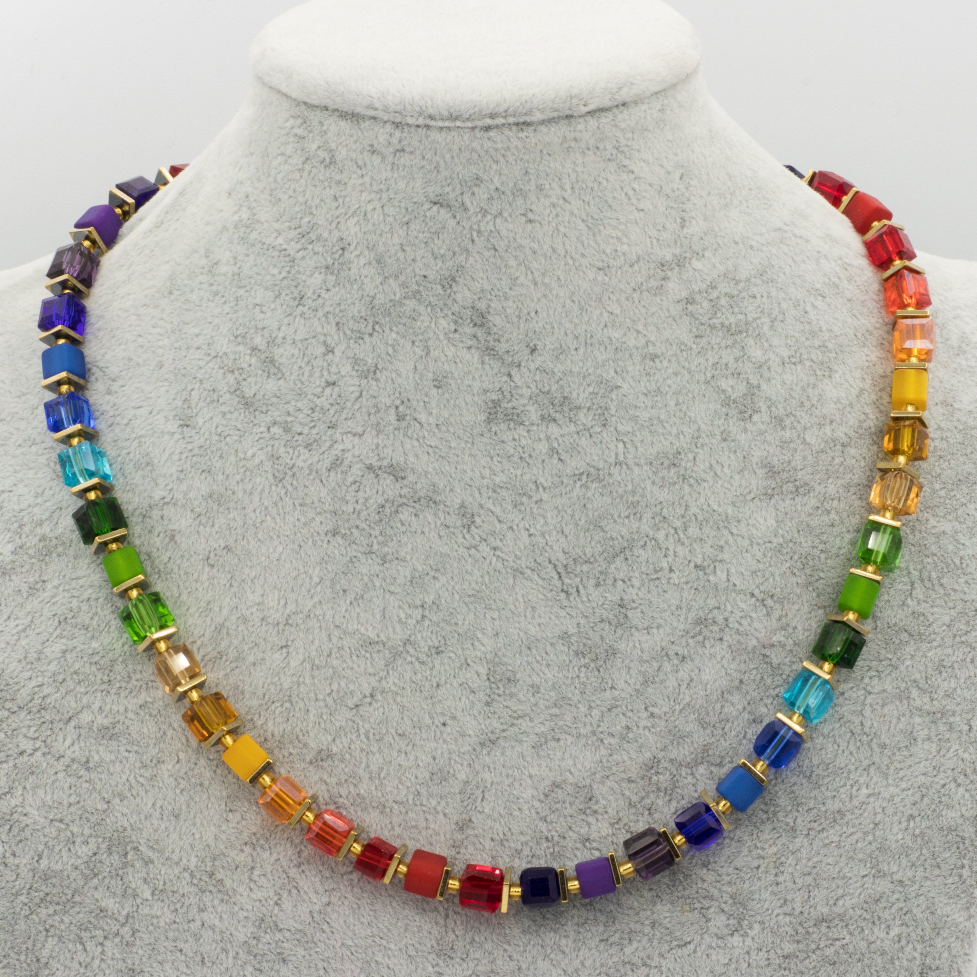 Bella Carina Perlenkette Würfelkette Glas Würfel regenbogen Farben Magnetve günstig online kaufen
