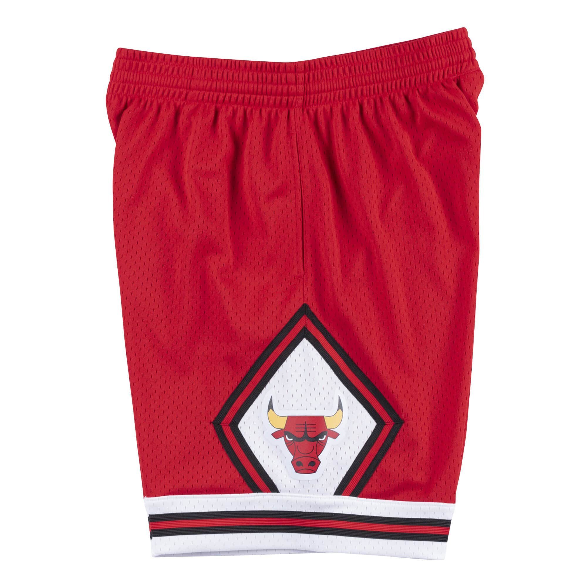 NBA & Ness Chicago Bulls Shorts Mitchell Swingman 197576