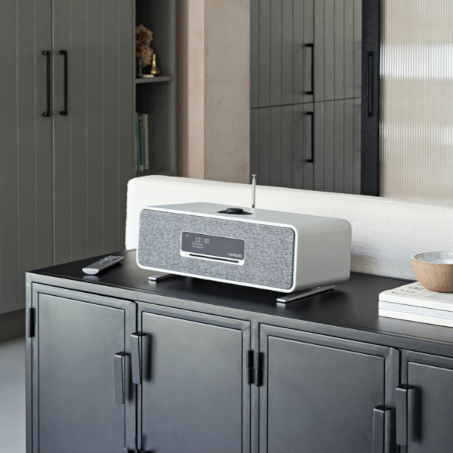 ruarkaudio ruarkaudio R3S Musik-System Walnuss/Grau Stereoanlage (Digitalradio DAB+,FM-Tuner,Internetradio, Internetradio, DAB+, Bluetooth, inklusive Fernbedienung)