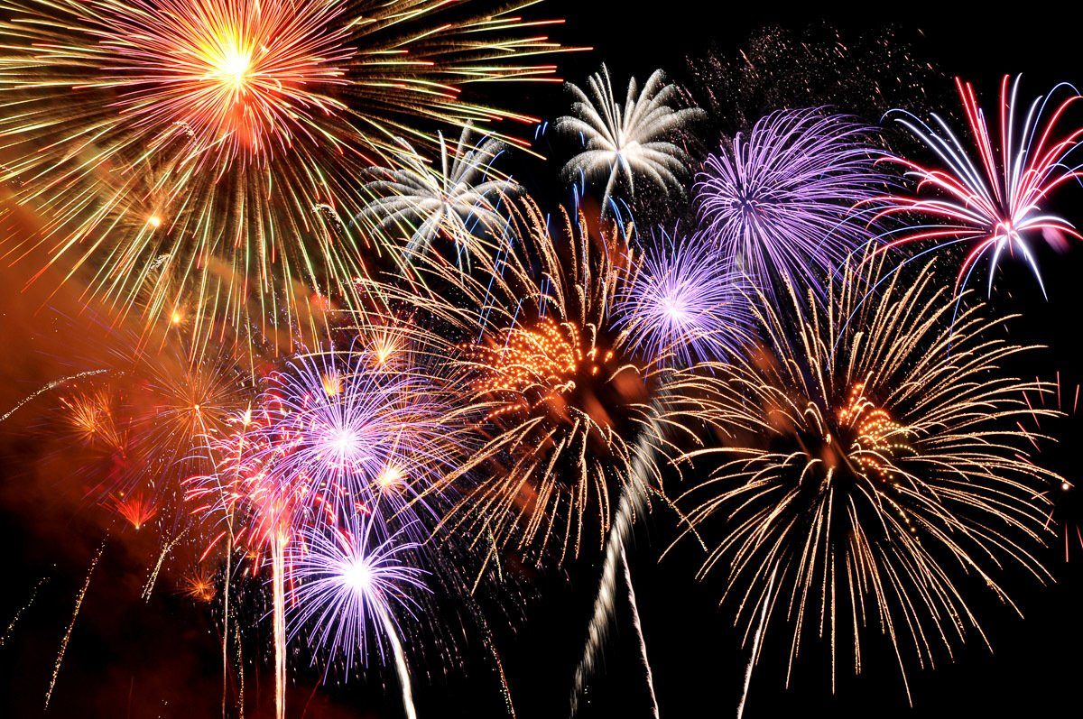 Papermoon Fototapete Berstendes Feuerwerk günstig online kaufen