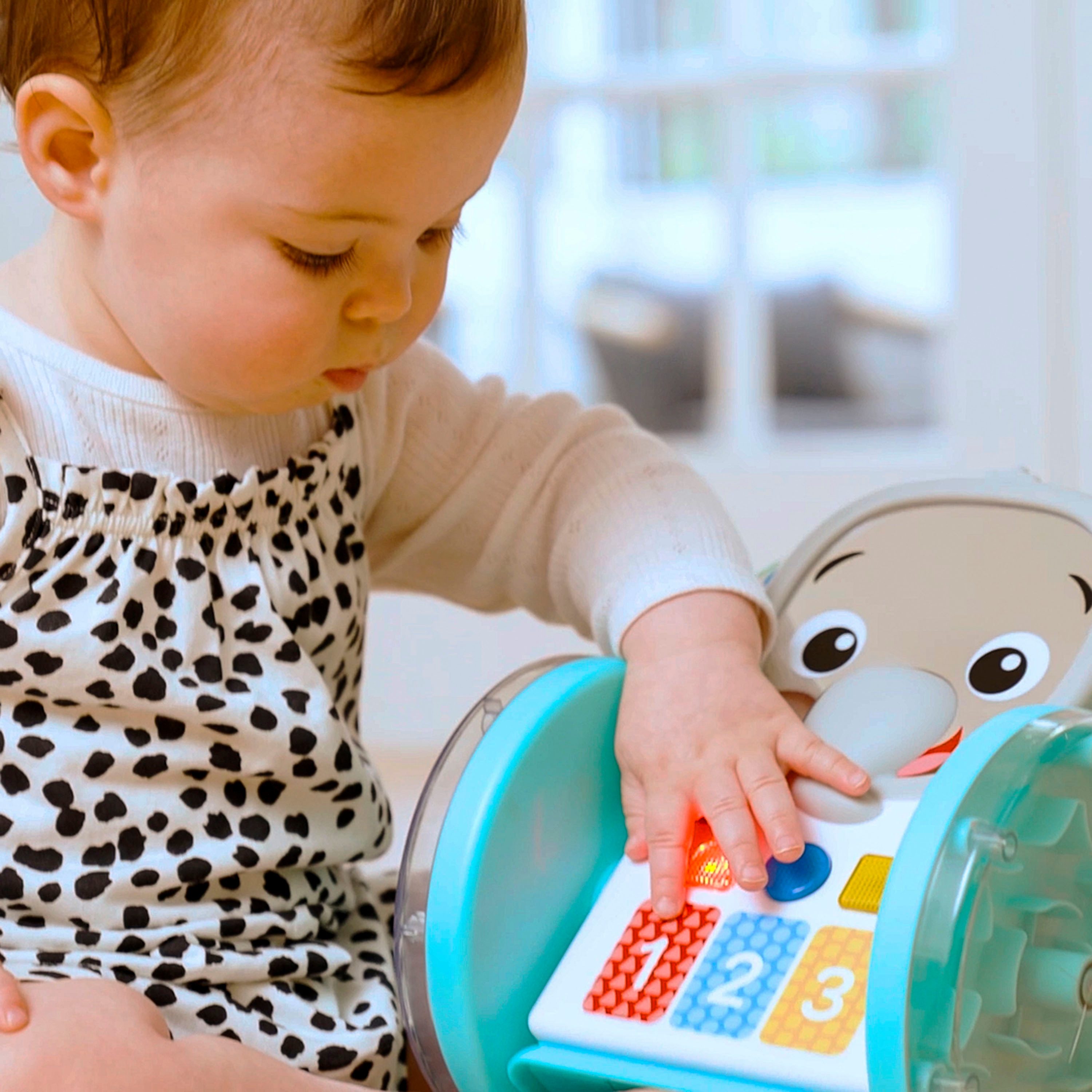Baby Einstein Lernspielzeug Chase & Tap Earl Interactive Crawling Toy