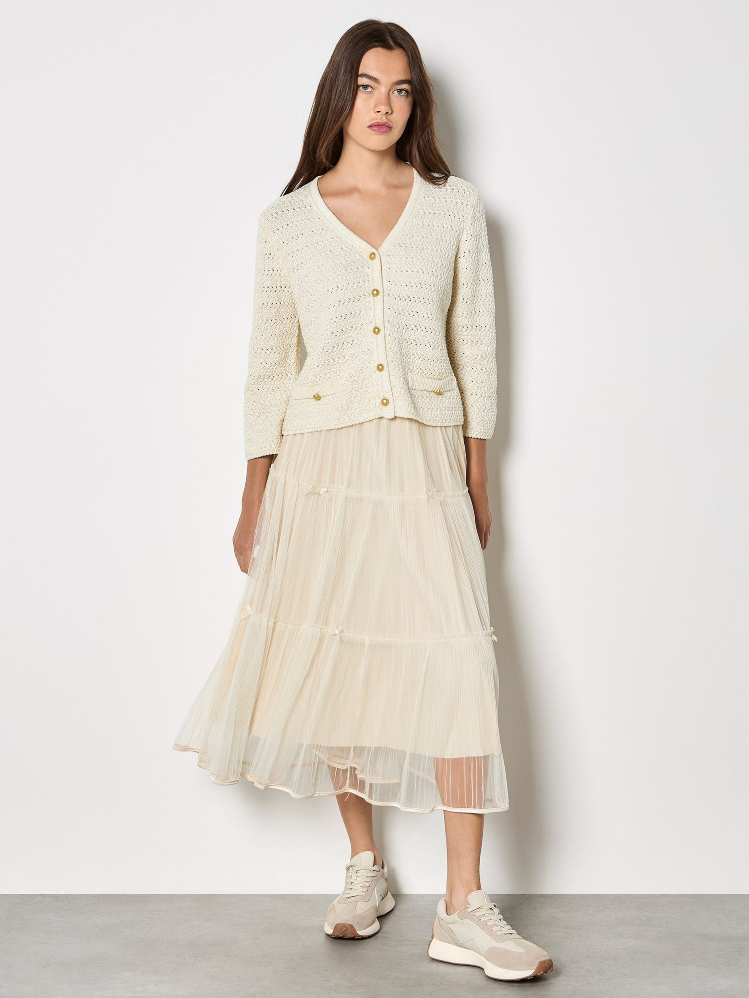 Apricot Cardigan Schimmernder Baumwollcardigan mit dekorativen Knöpfen