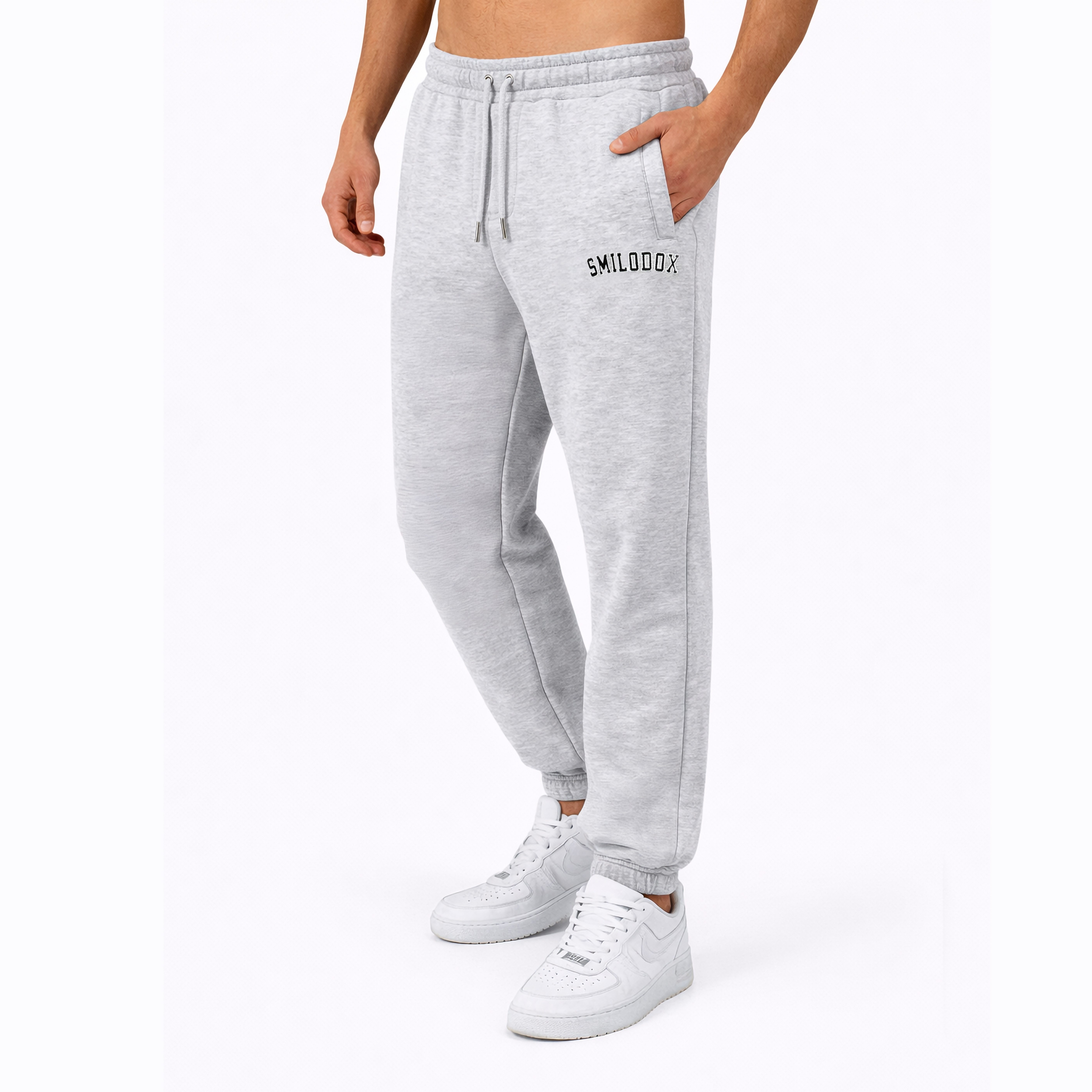 Smilodox Jogginghose Kayson, Oversize Freizeithose mit Reißverschlusstaschen, Tunnelzug weiches flauschiges Material Logo Sweathose Sport Alltag