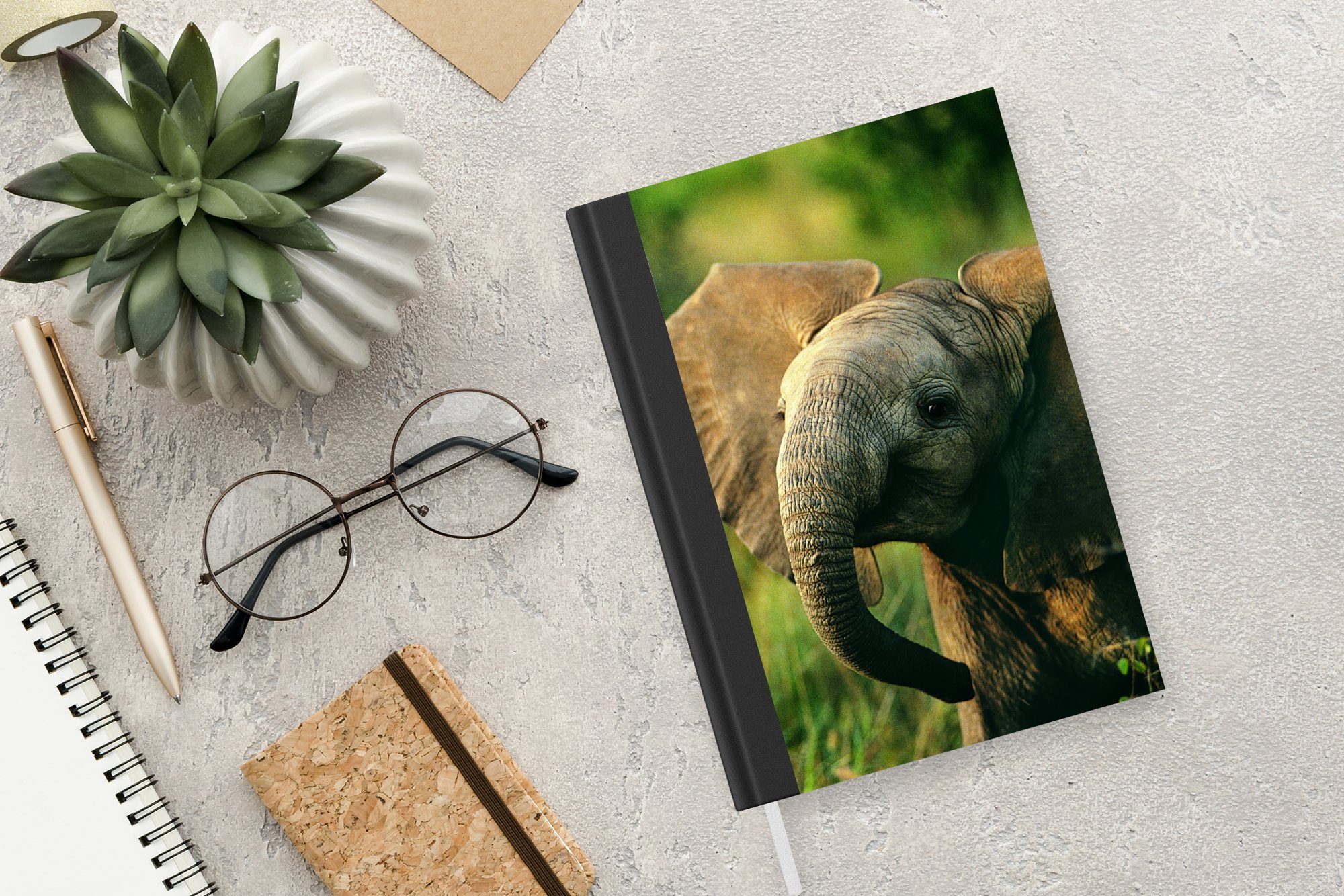 Tiere - Natur, Seiten, Merkzettel, - Notizbuch MuchoWow Haushaltsbuch Tagebuch, - Elefant Journal, Notizheft, Grün 98 A5,