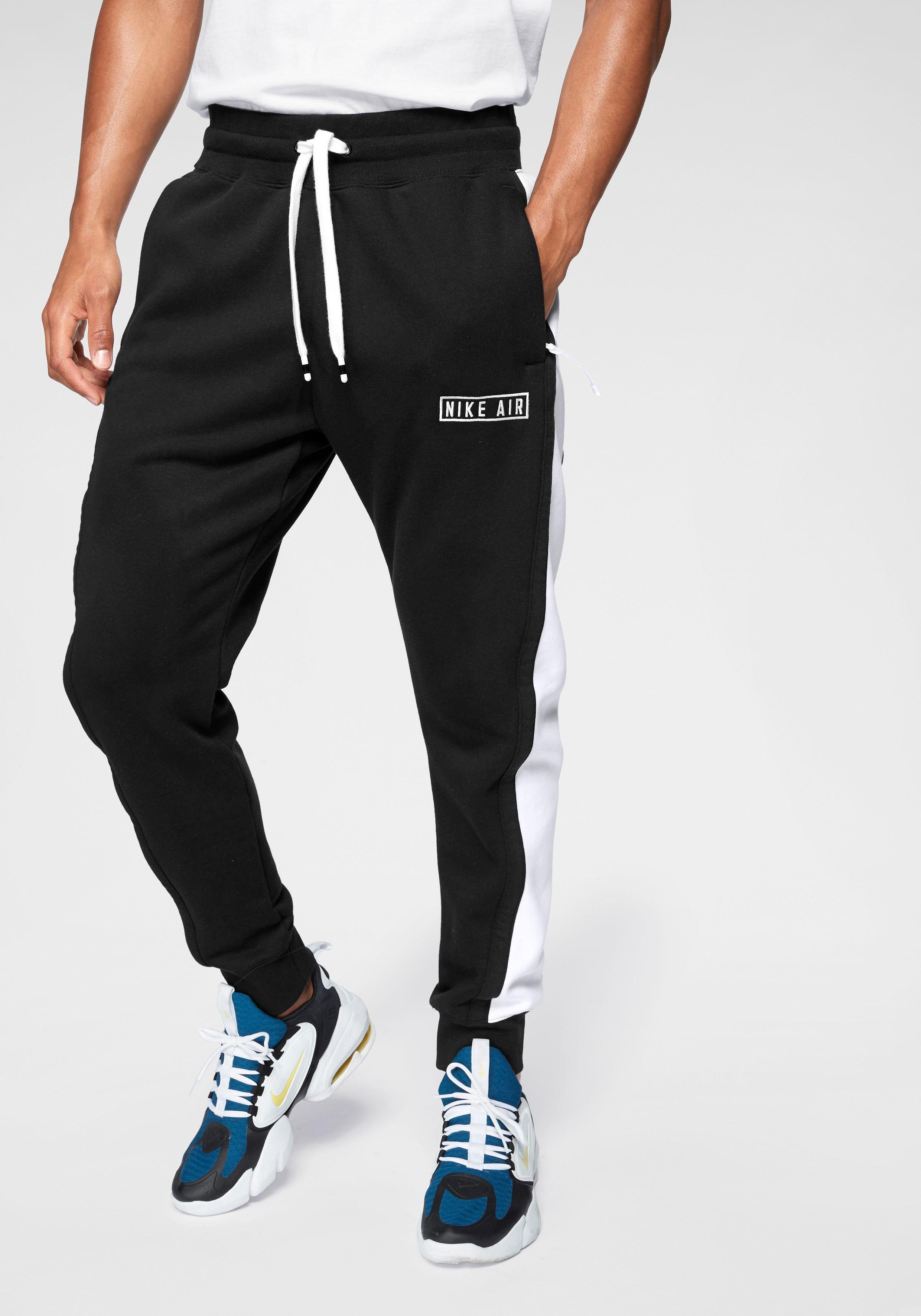 Nike Sportswear Herren Jogpants | engelhorn Nike Sportswear Herren Jogpants | engelhorn