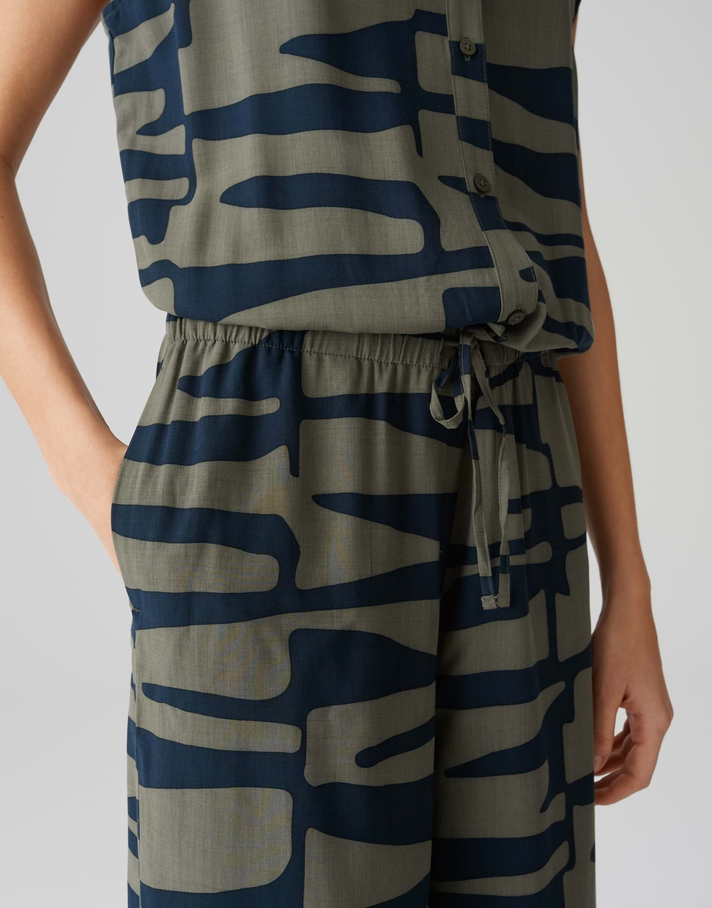 OPUS Jumpsuit MONNY SHADOW aus fließender Viskose Webware