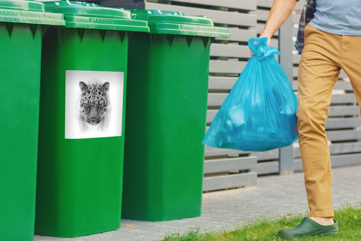 Container, Leopard - Wandsticker Abfalbehälter Sticker, St), - - MuchoWow Weiß Mülleimer-aufkleber, Mülltonne, Tiere Schwarz (1