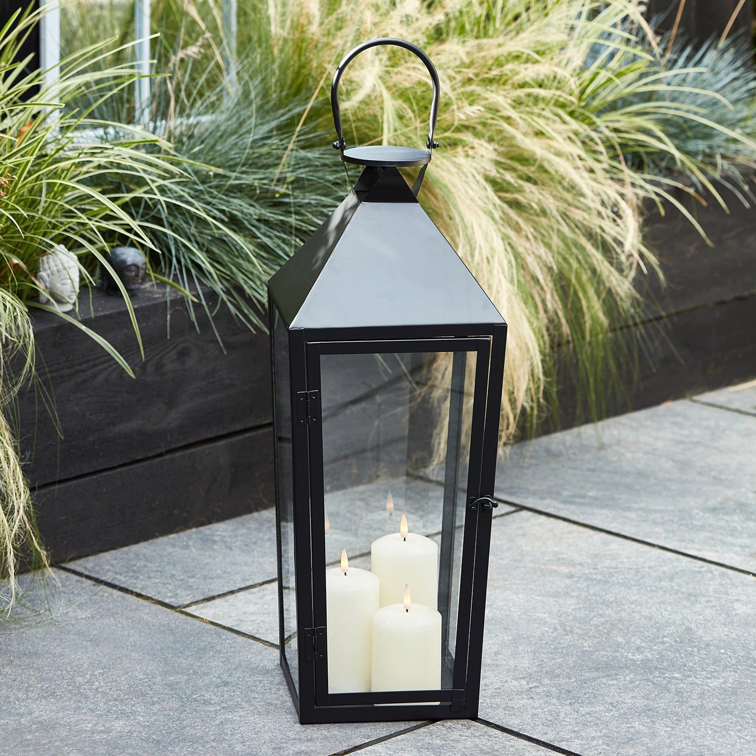 Lights4fun LED Laterne Große Cairns Metall Laterne in Schwarz mit 3 TruGlow® Outdoor Kerzen