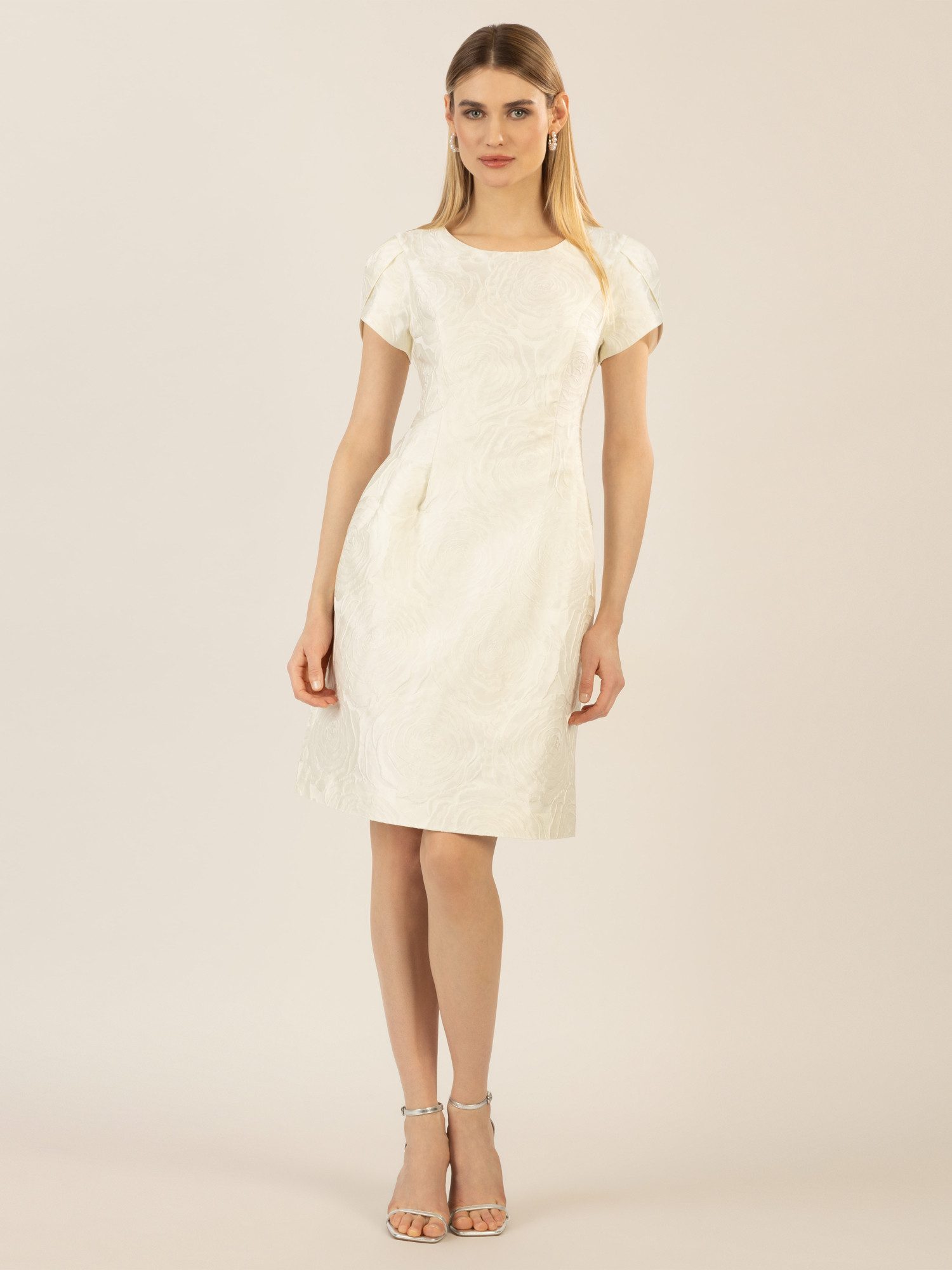 Apart Abendkleid aus mattschimmerndem, plastischen Jacquard günstig online kaufen