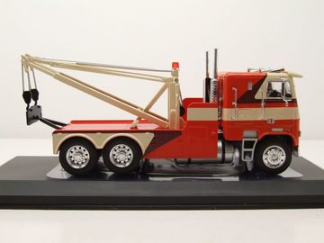 GREENLIGHT collectibles Modellauto Freightliner FLA 9664 Tow Truck 1984 orange weiß Modellauto 1:43 Green, Maßstab 1:43