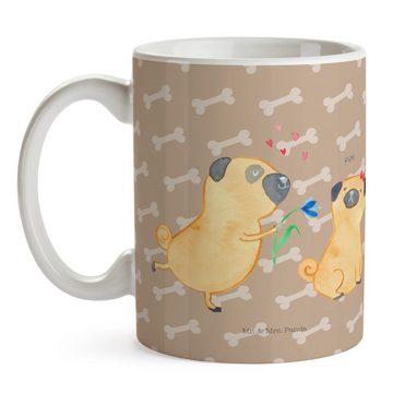 Mr. & Mrs. Panda Tasse Mops Verliebt - Hundeglück - Geschenk, knuffig, Hundemama, Hundeliebe, Keramik, Langlebige Designs