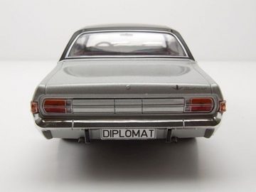 Whitebox Modellauto Opel Diplomat A Coupe 1965 silber schwarz Modellauto 1:24 Whitebox, Maßstab 1:24