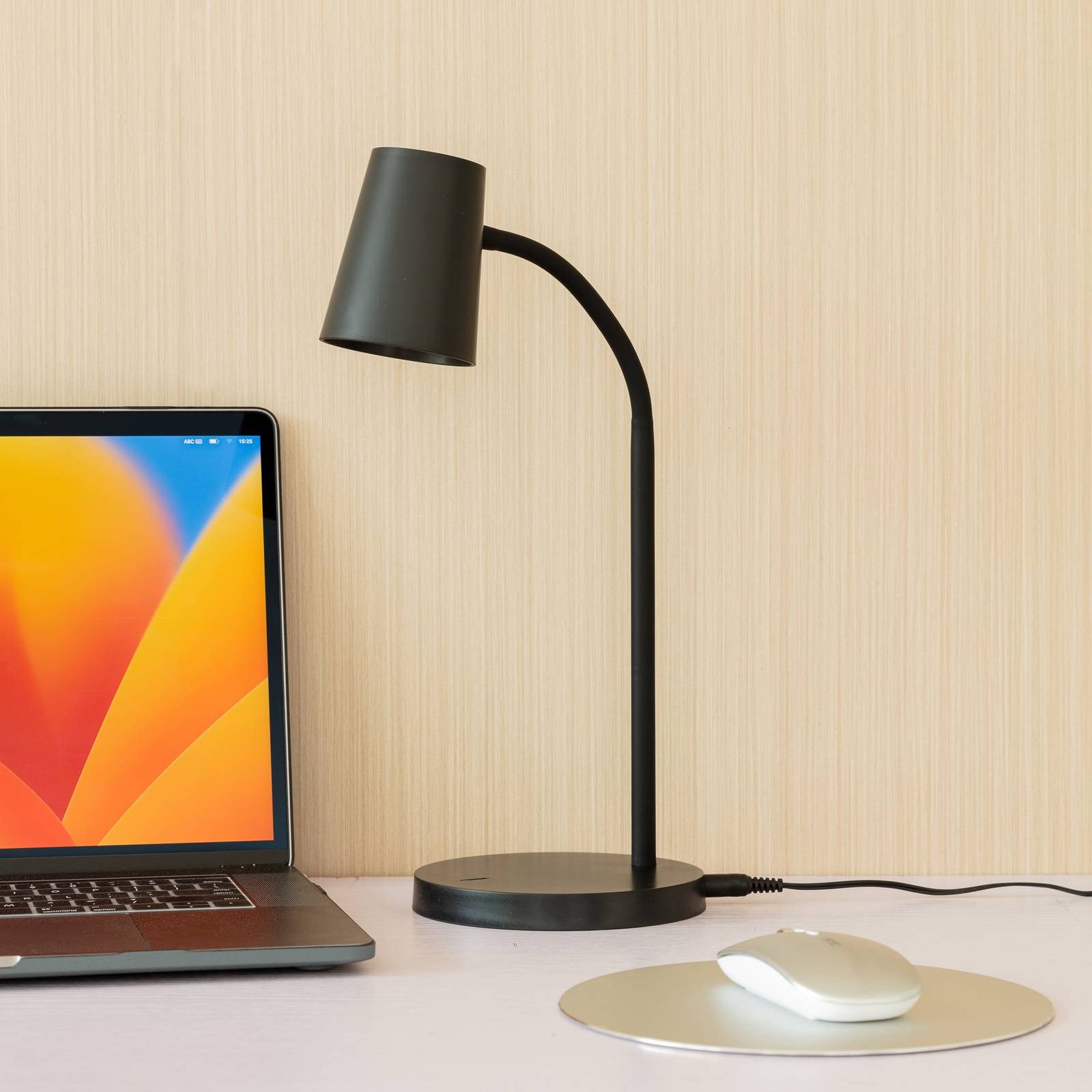 Lindby Schreibtischlampe Ailina, LED, Kunststoff Schwarz warmweiß IP20, 1 x 5 W LED, warmweiß – Bild 3 von 5